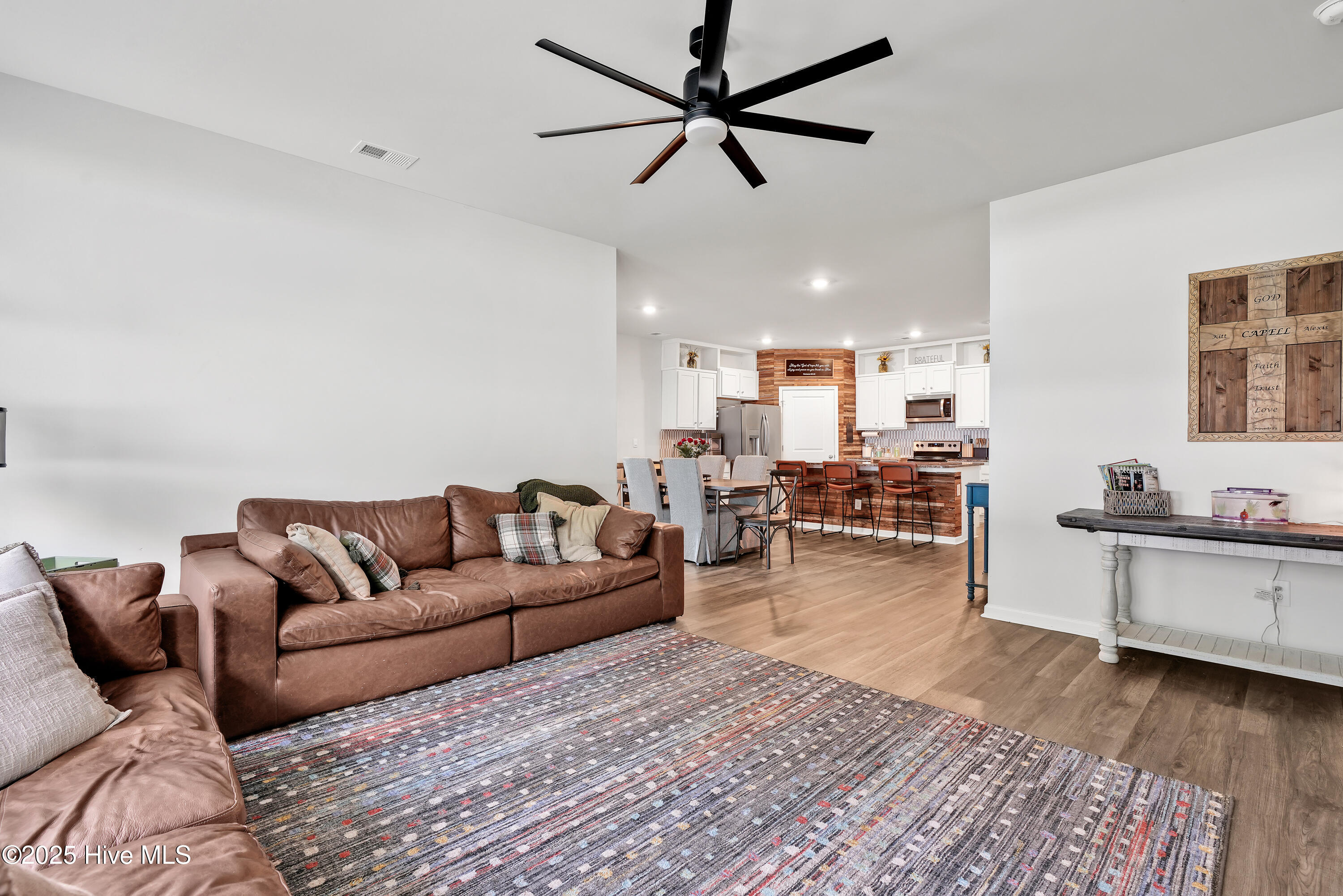 1324 N Fisher King Drive SE