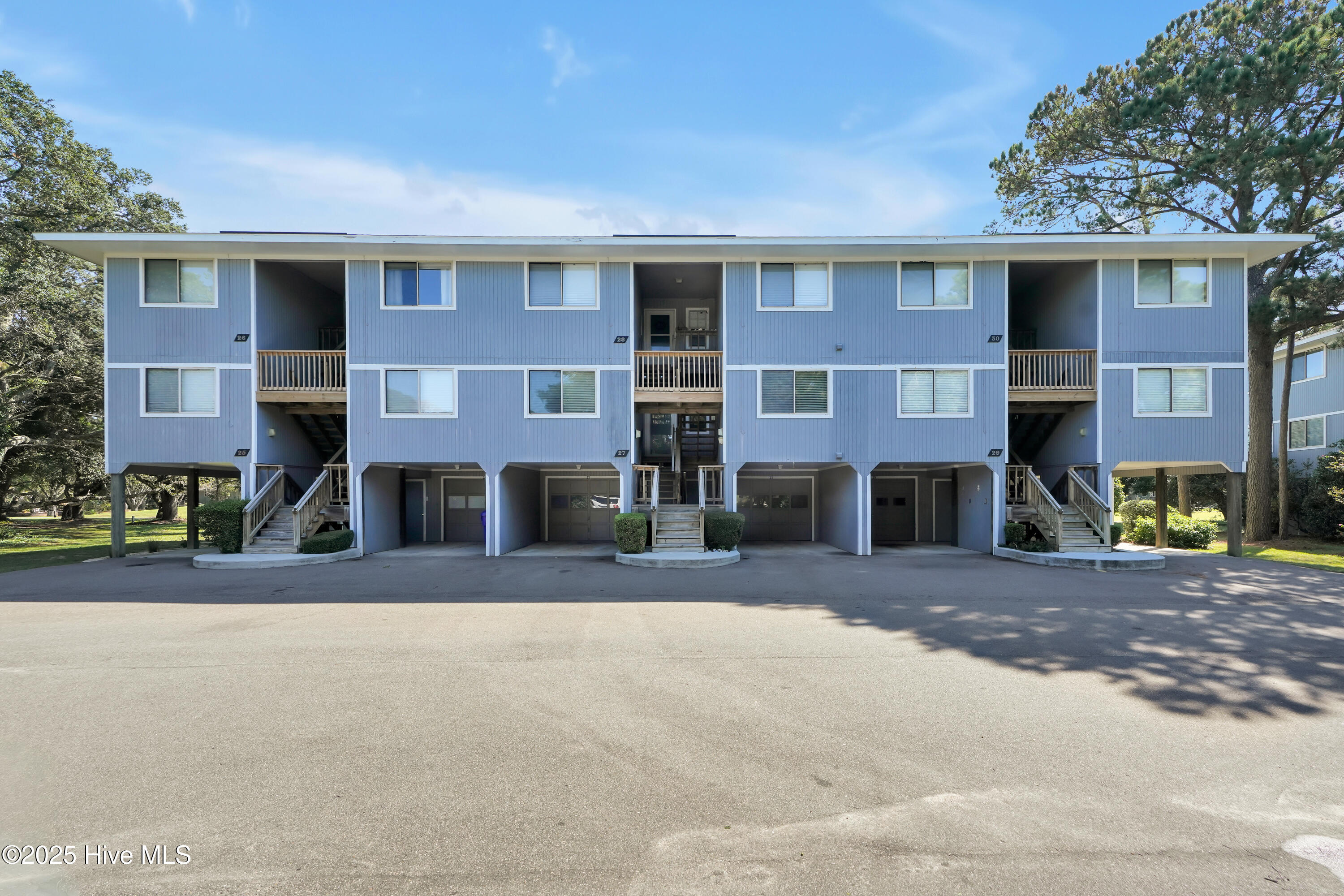 27 Bunker Court