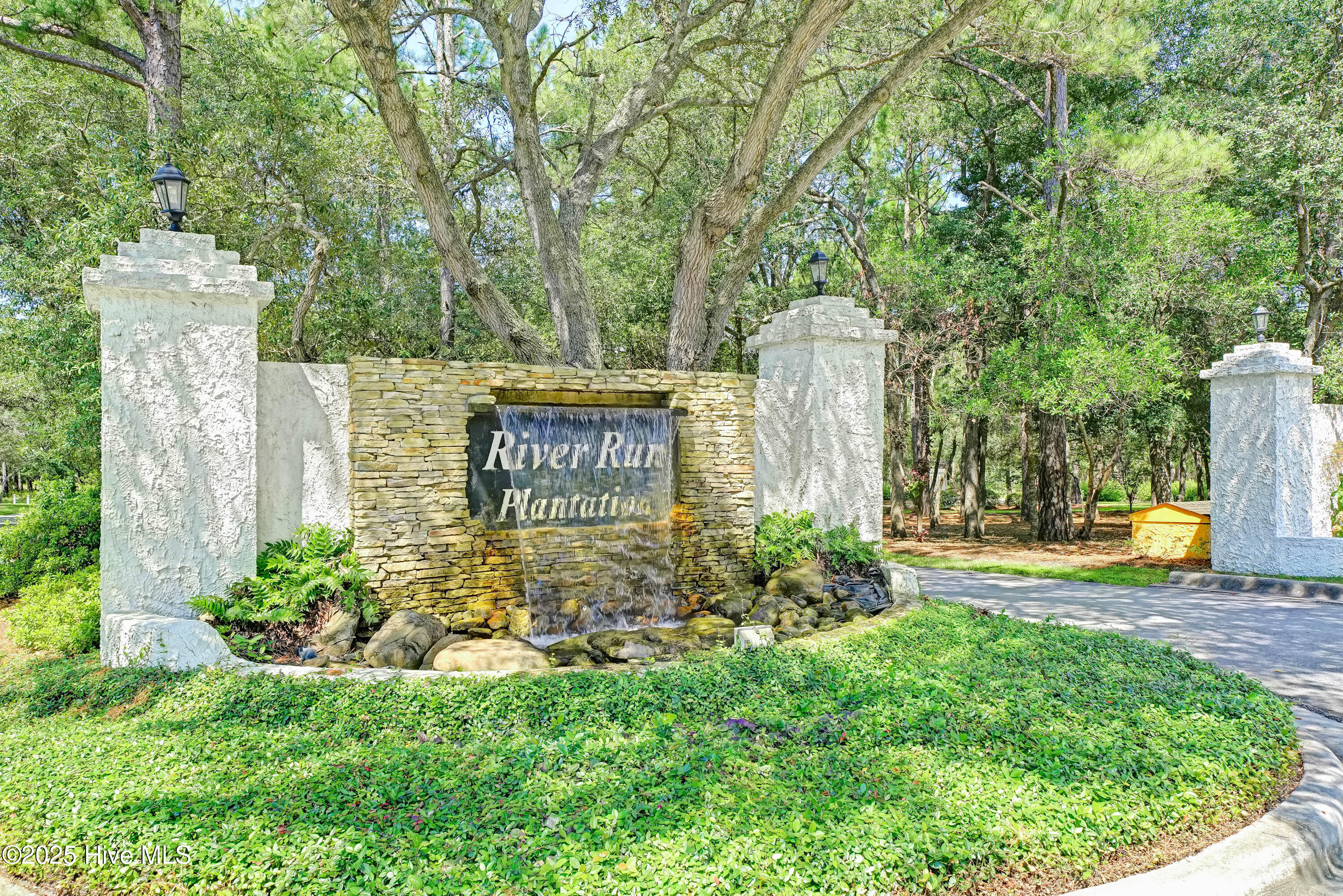 2967 Island Drive SE