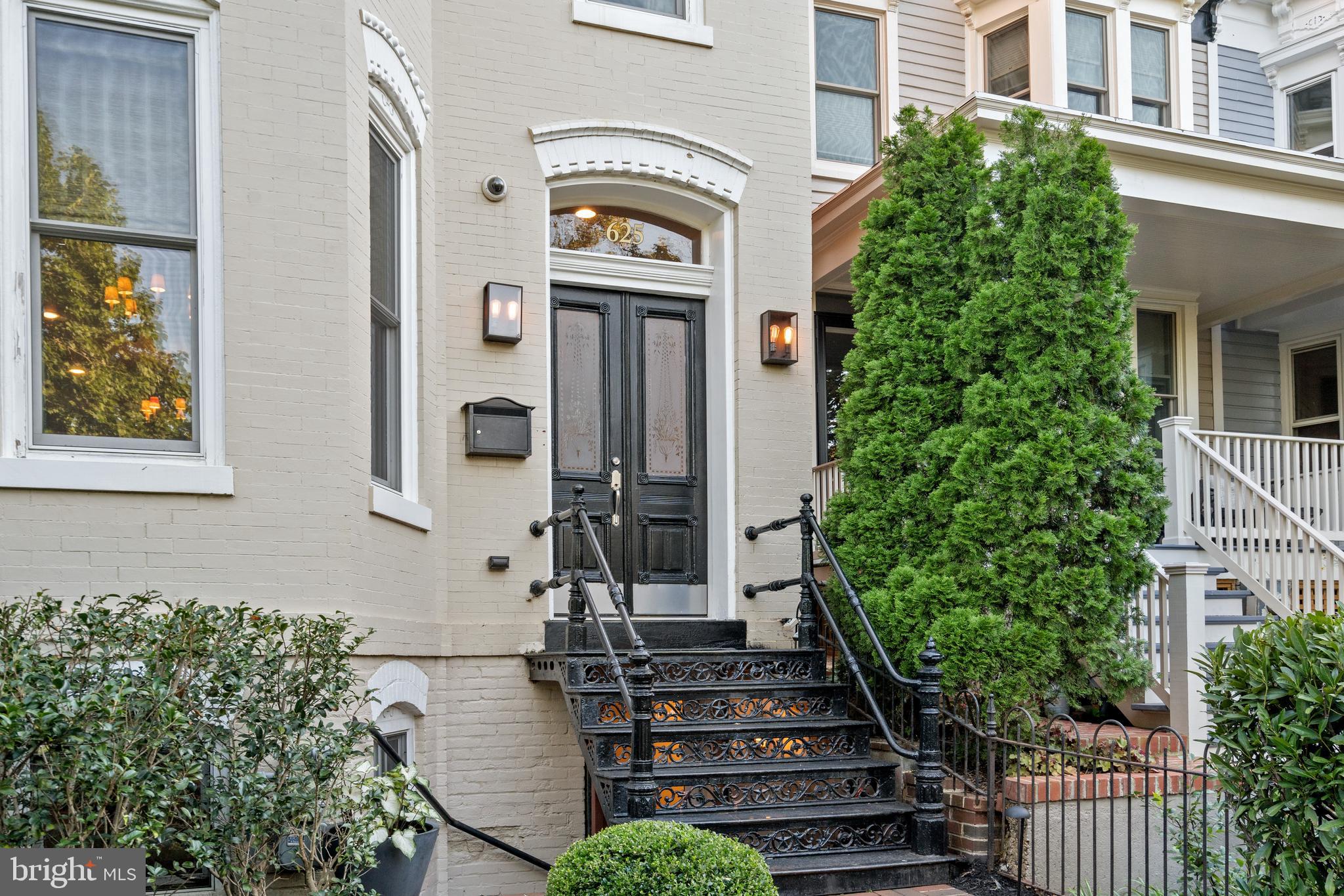 625 Massachusetts Ave NE