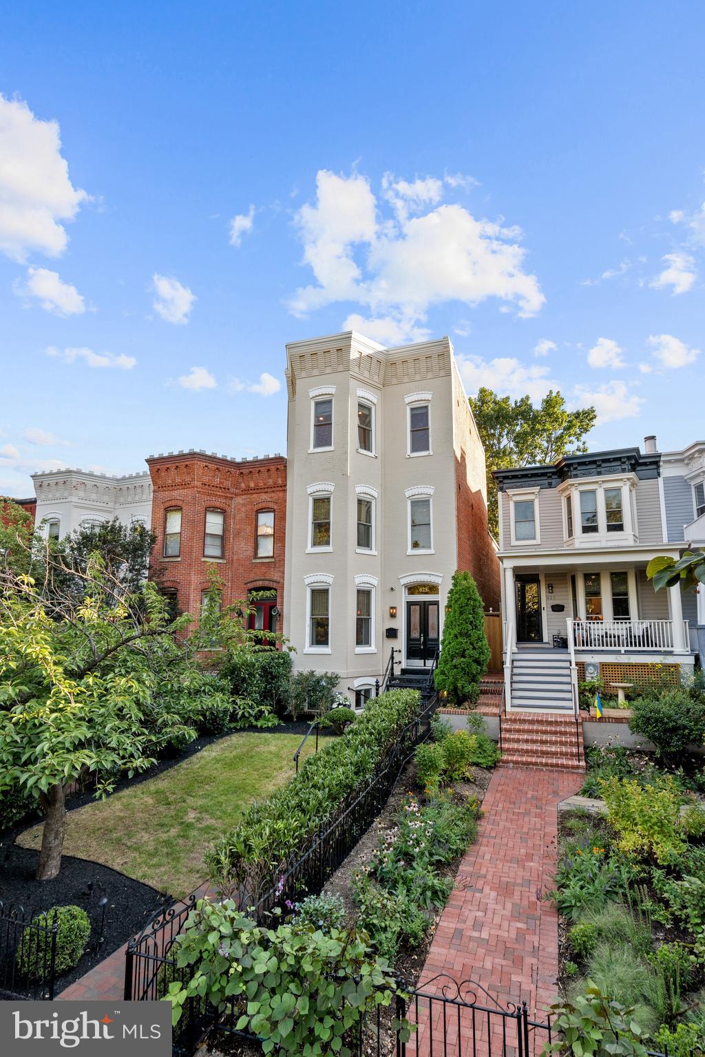 625 Massachusetts Ave NE