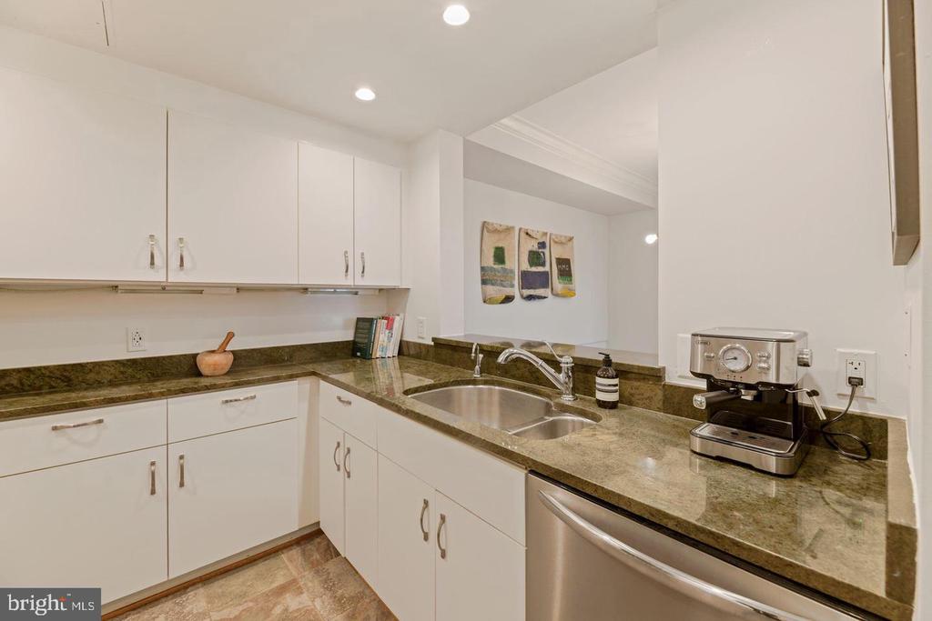 2301 N STREET NW 717