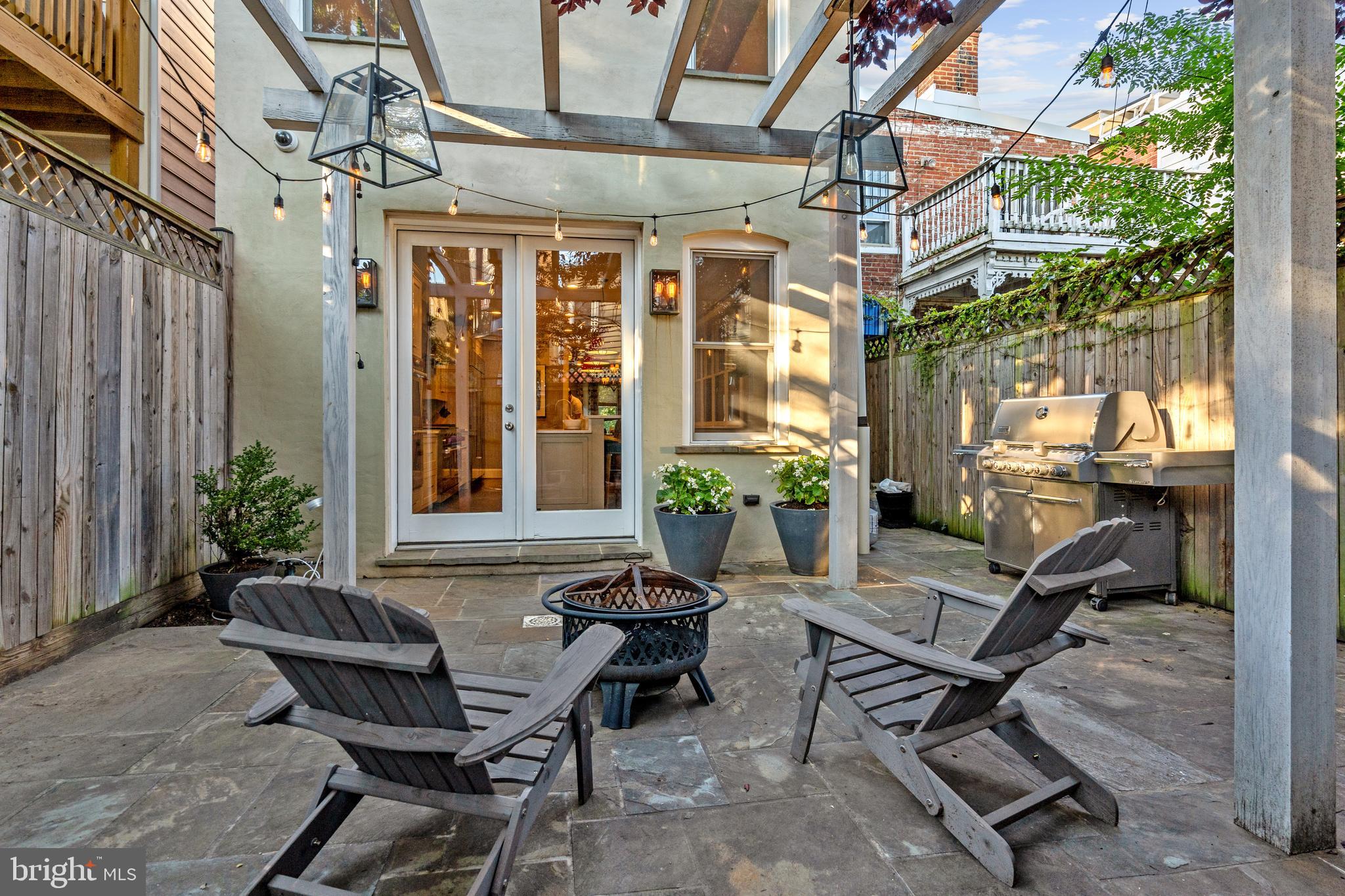 625 MASSACHUSETTS AVENUE NE