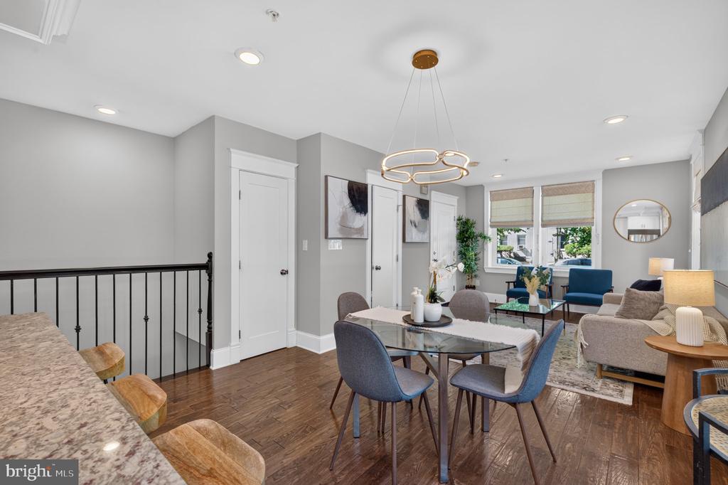 4041 7TH NE Unit: 1