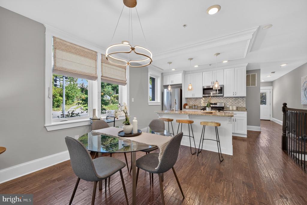 4041 7TH NE Unit: 1