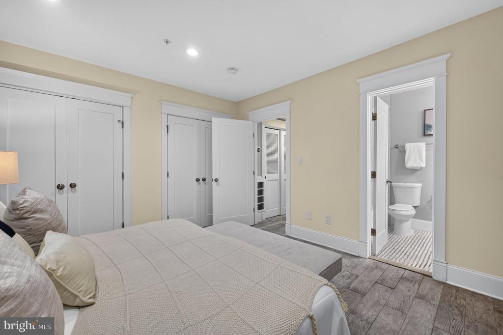 4041 7TH NE Unit: 1