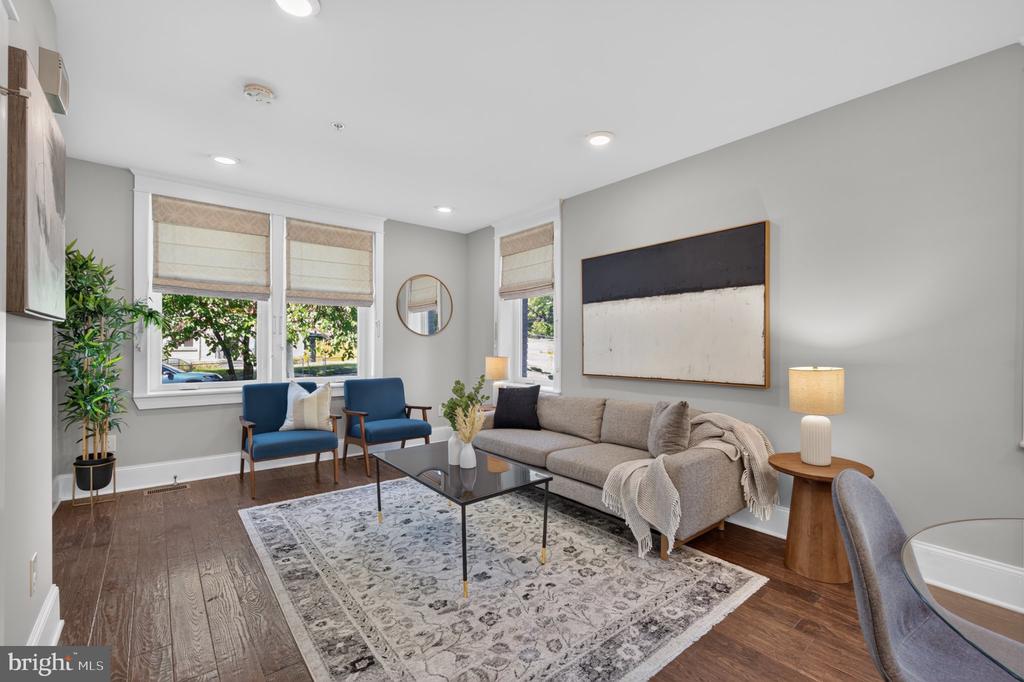 4041 7TH NE Unit: 1