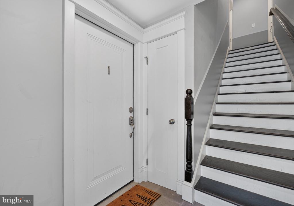 4041 7TH NE Unit: 1