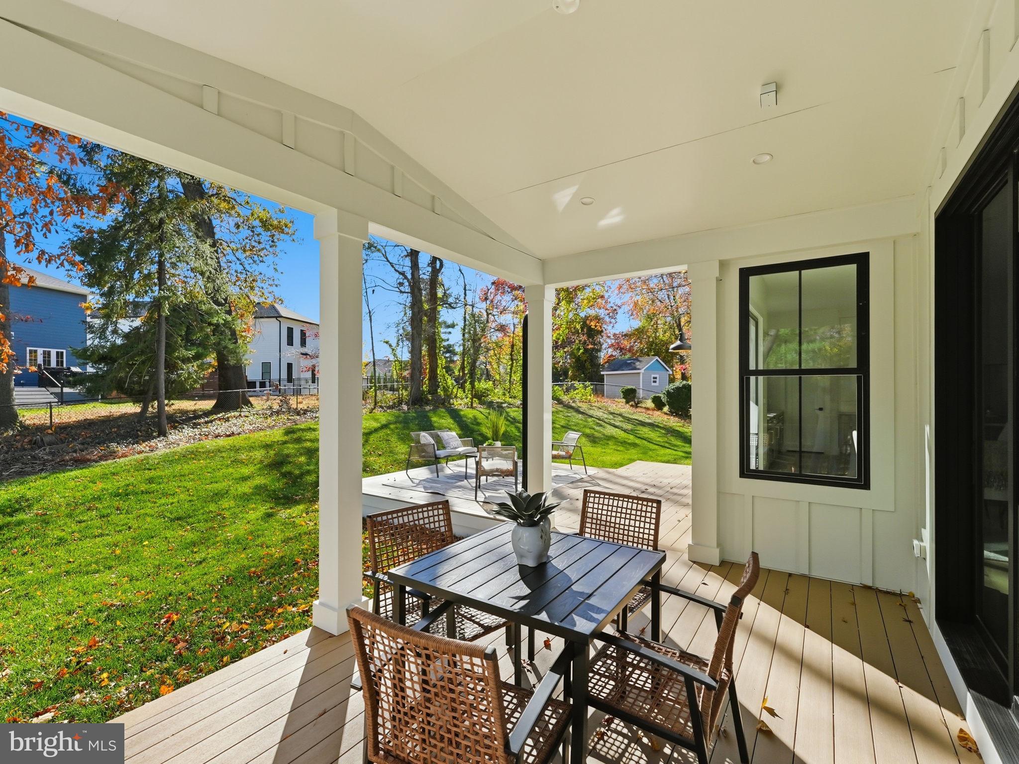 612 GIBSON CIRCLE SW