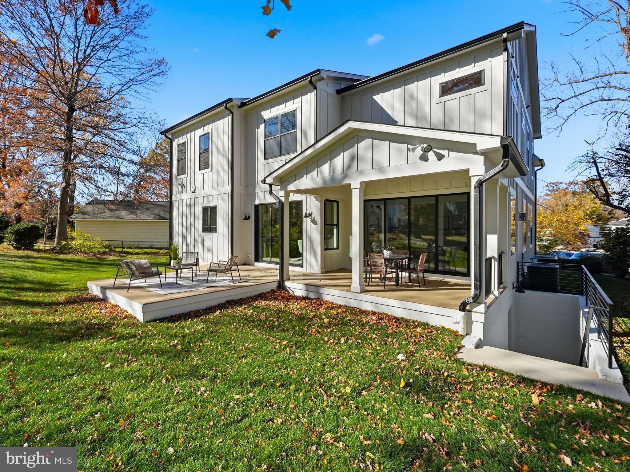 612 GIBSON CIRCLE SW