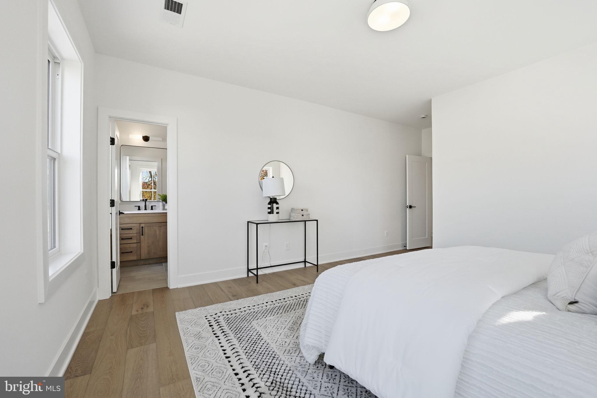 612 GIBSON CIRCLE SW