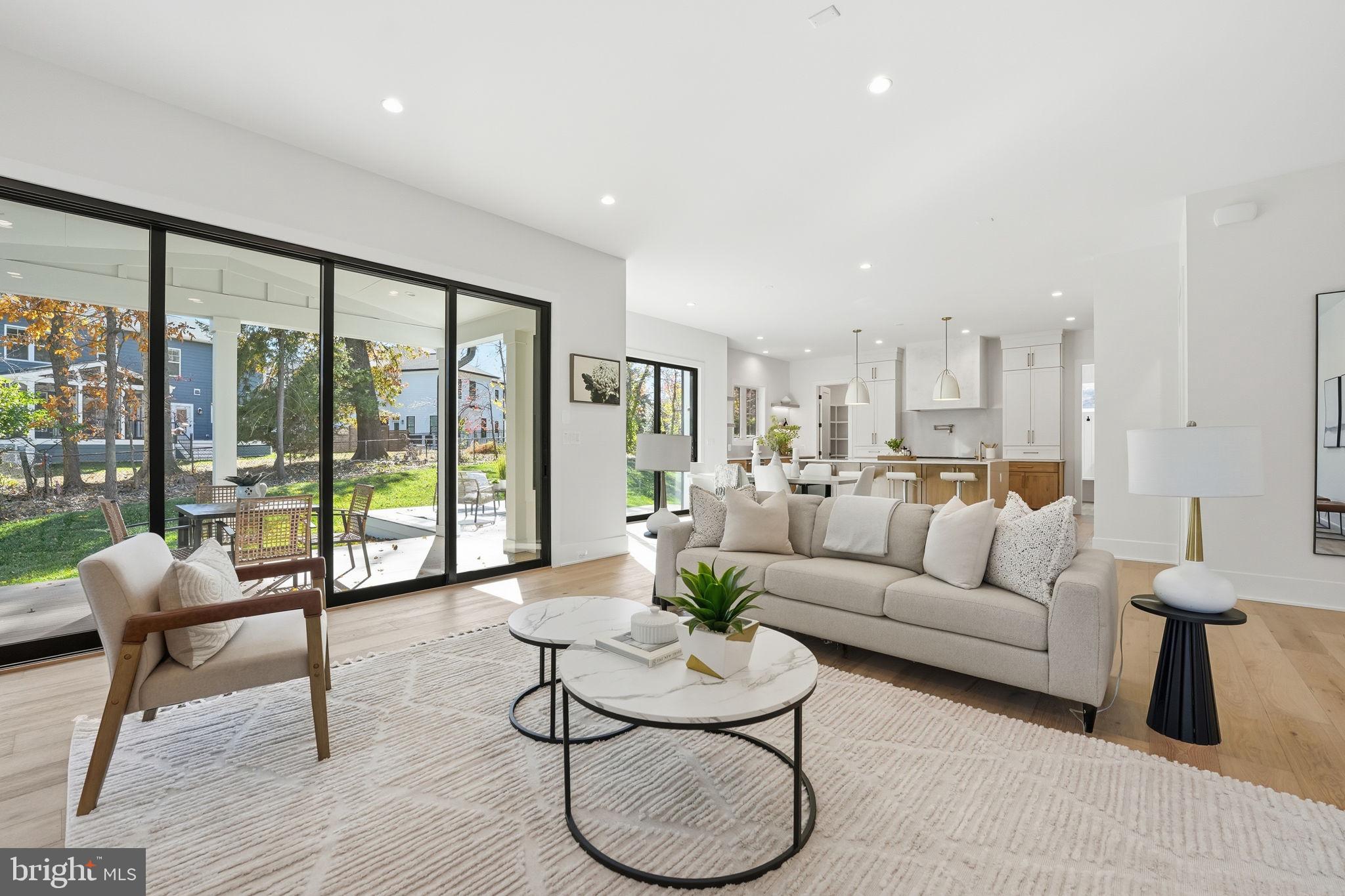 612 GIBSON CIRCLE SW