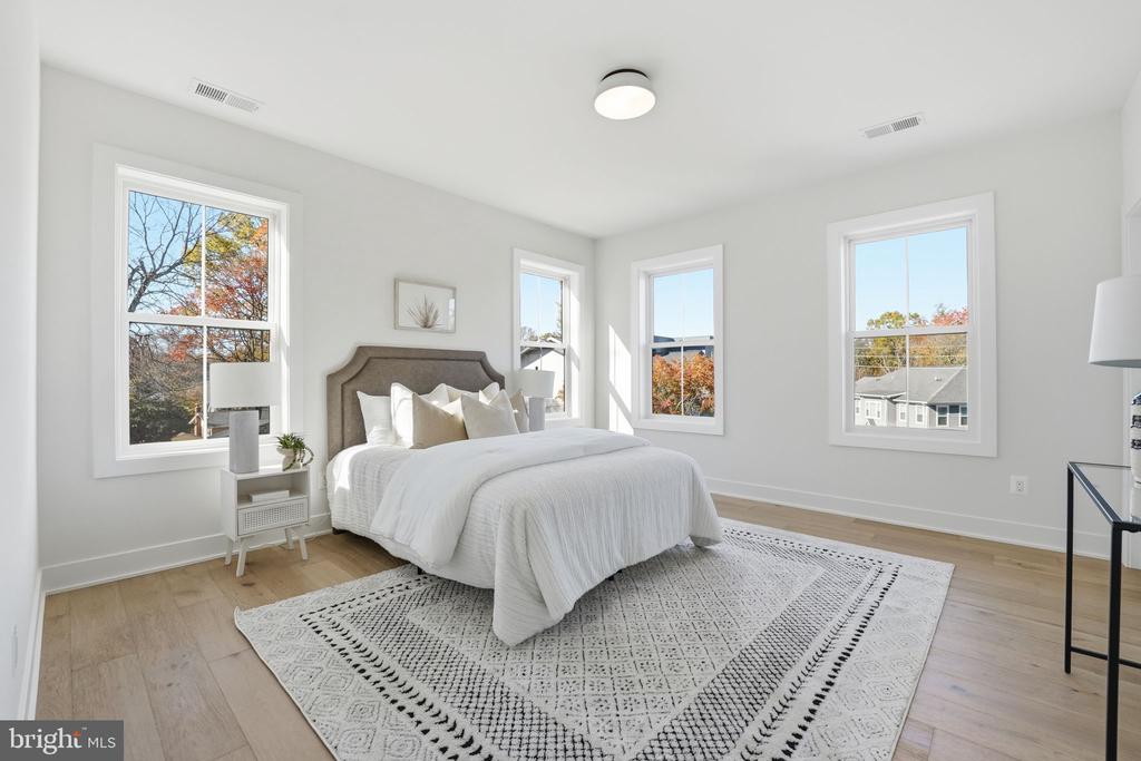 612 GIBSON CIRCLE SW