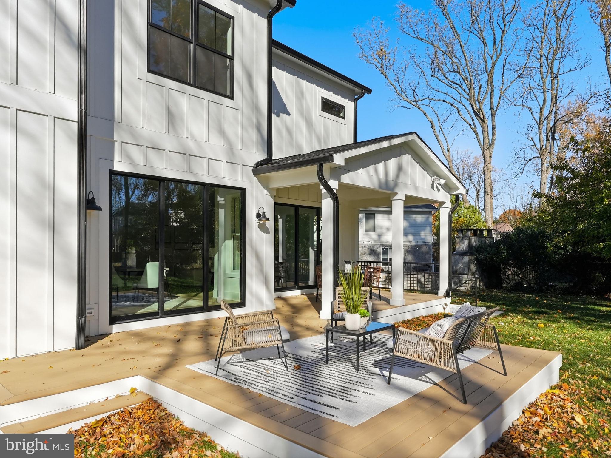 612 GIBSON CIRCLE SW