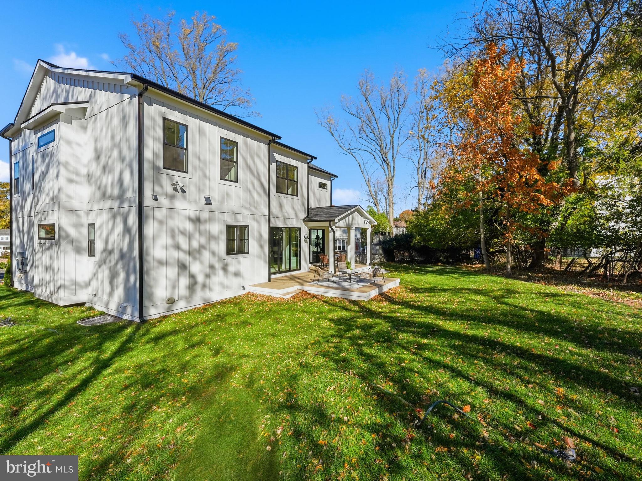 612 GIBSON CIRCLE SW