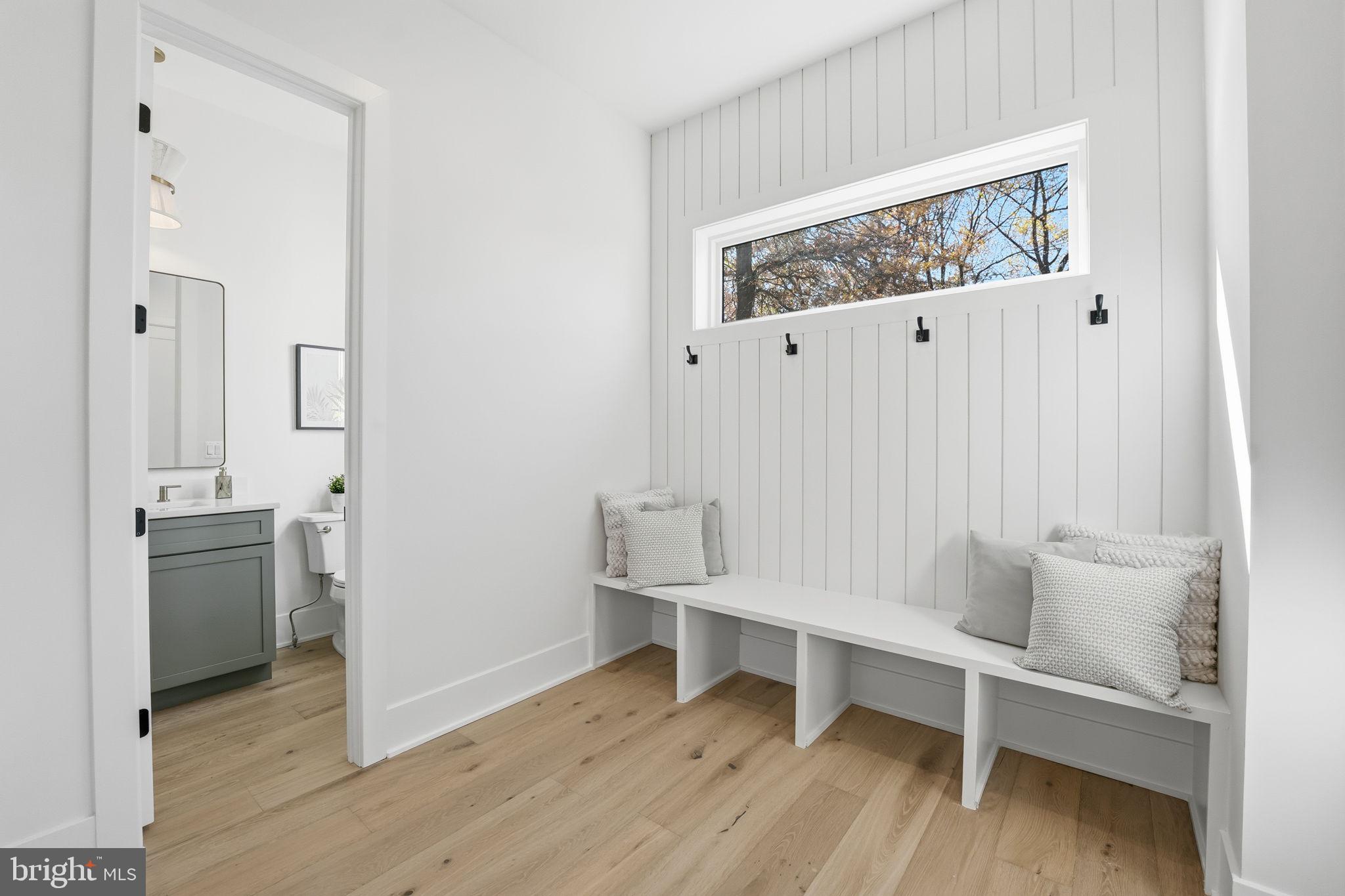 612 GIBSON CIRCLE SW