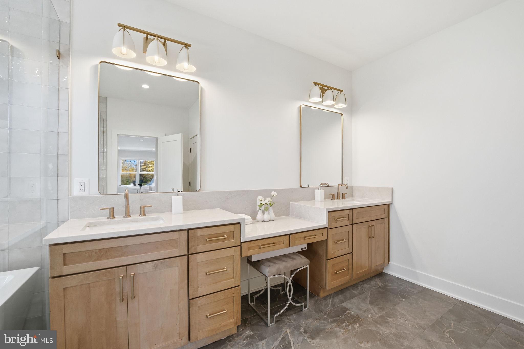 612 GIBSON CIRCLE SW