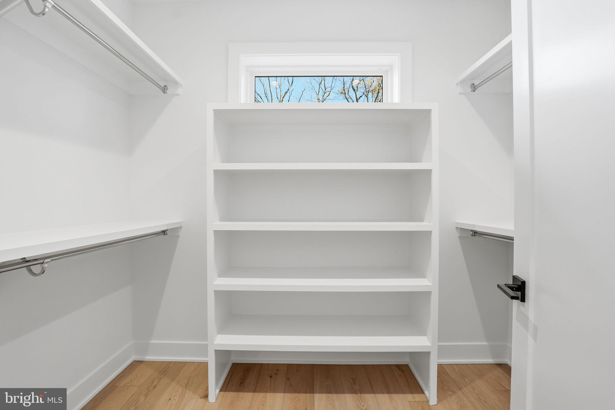 612 GIBSON CIRCLE SW