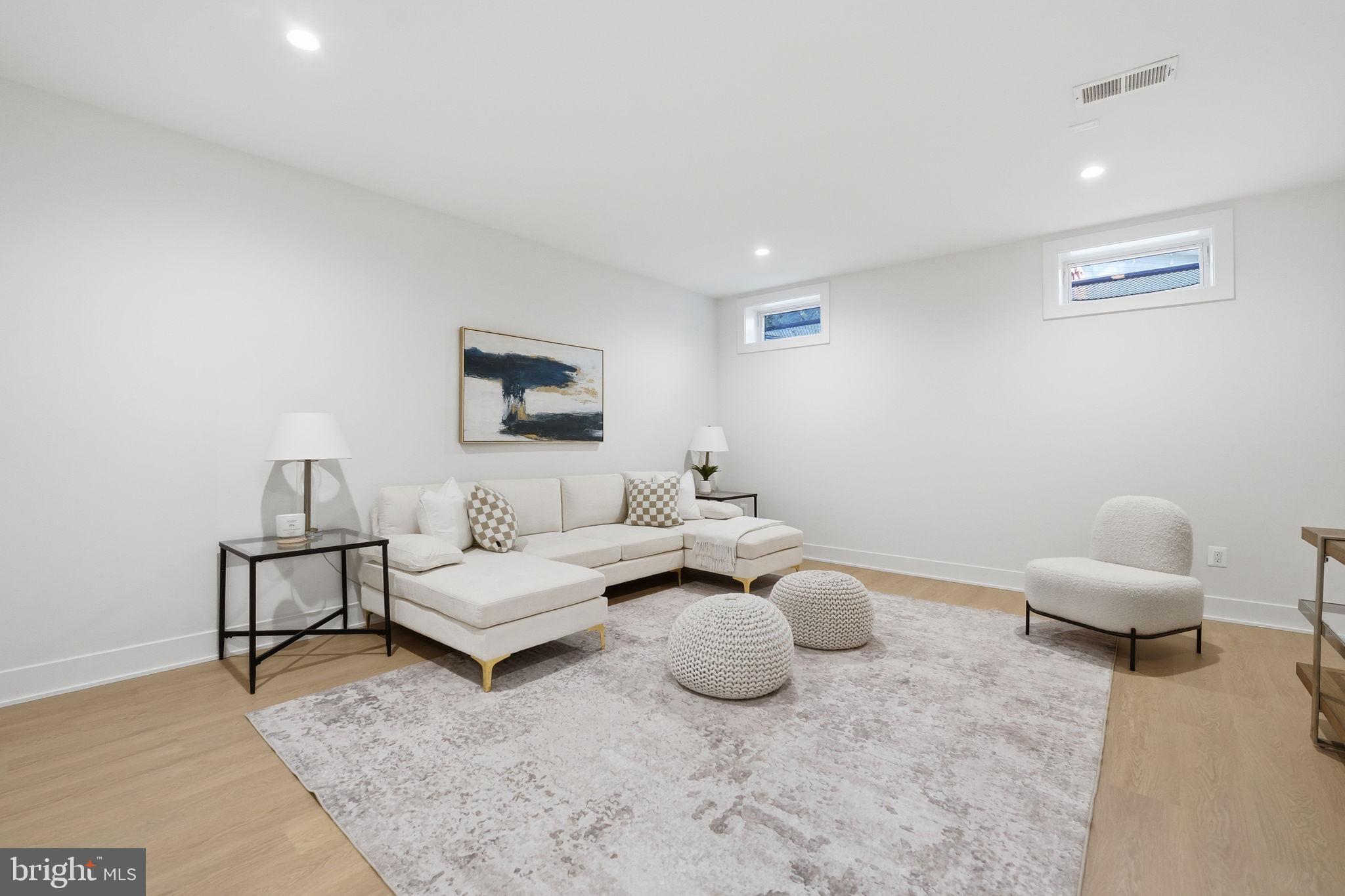 612 GIBSON CIRCLE SW