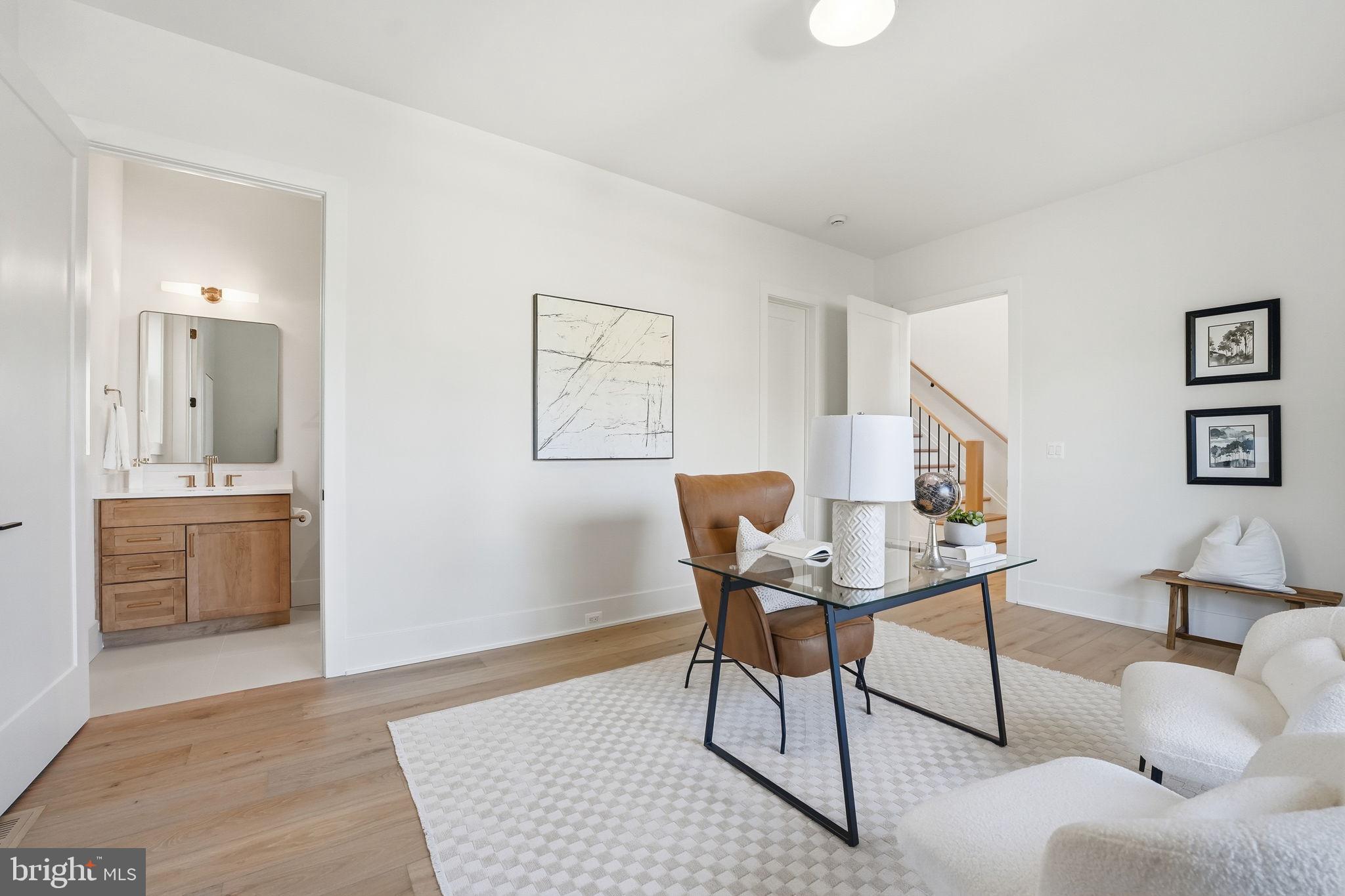 612 GIBSON CIRCLE SW