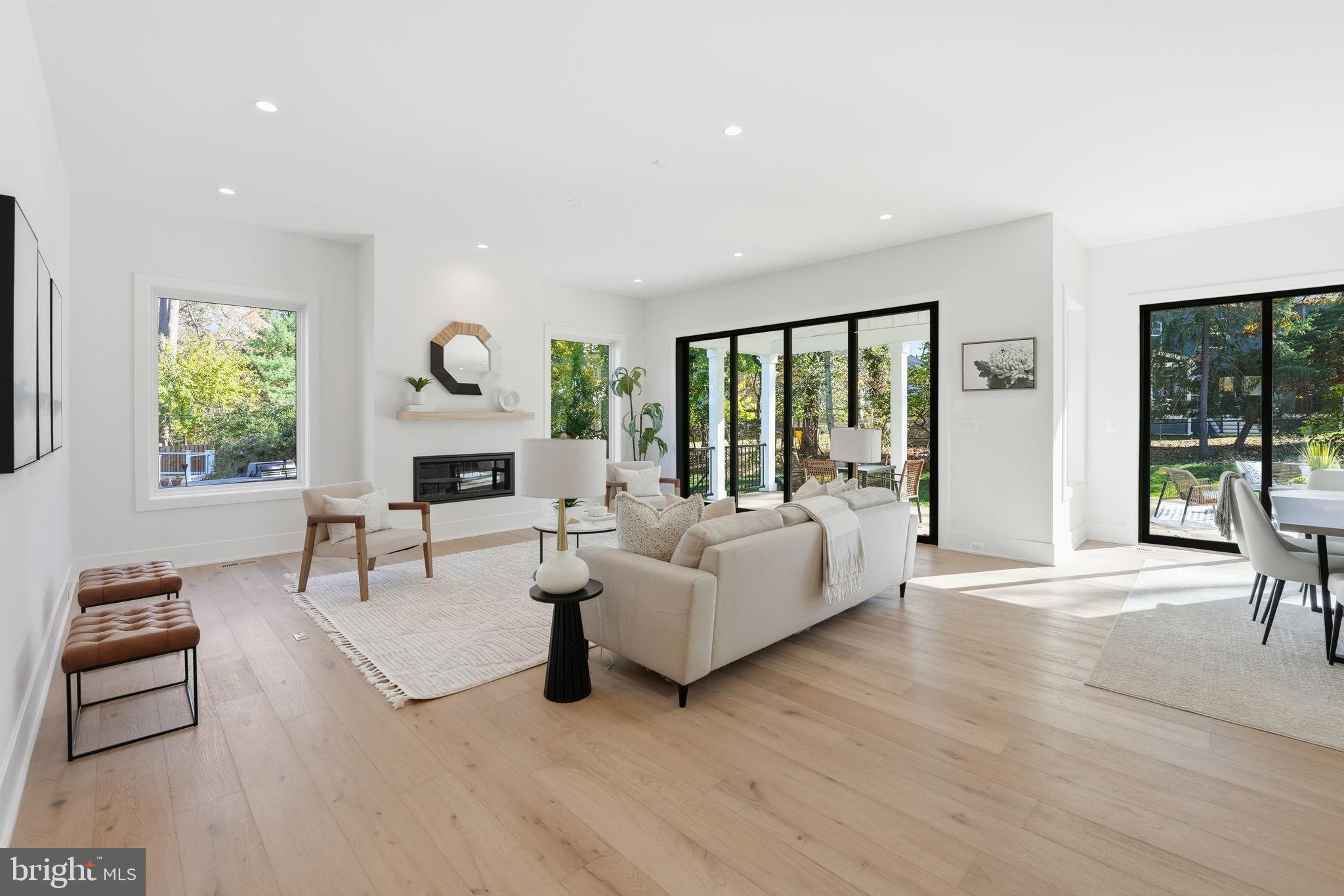 612 GIBSON CIRCLE SW