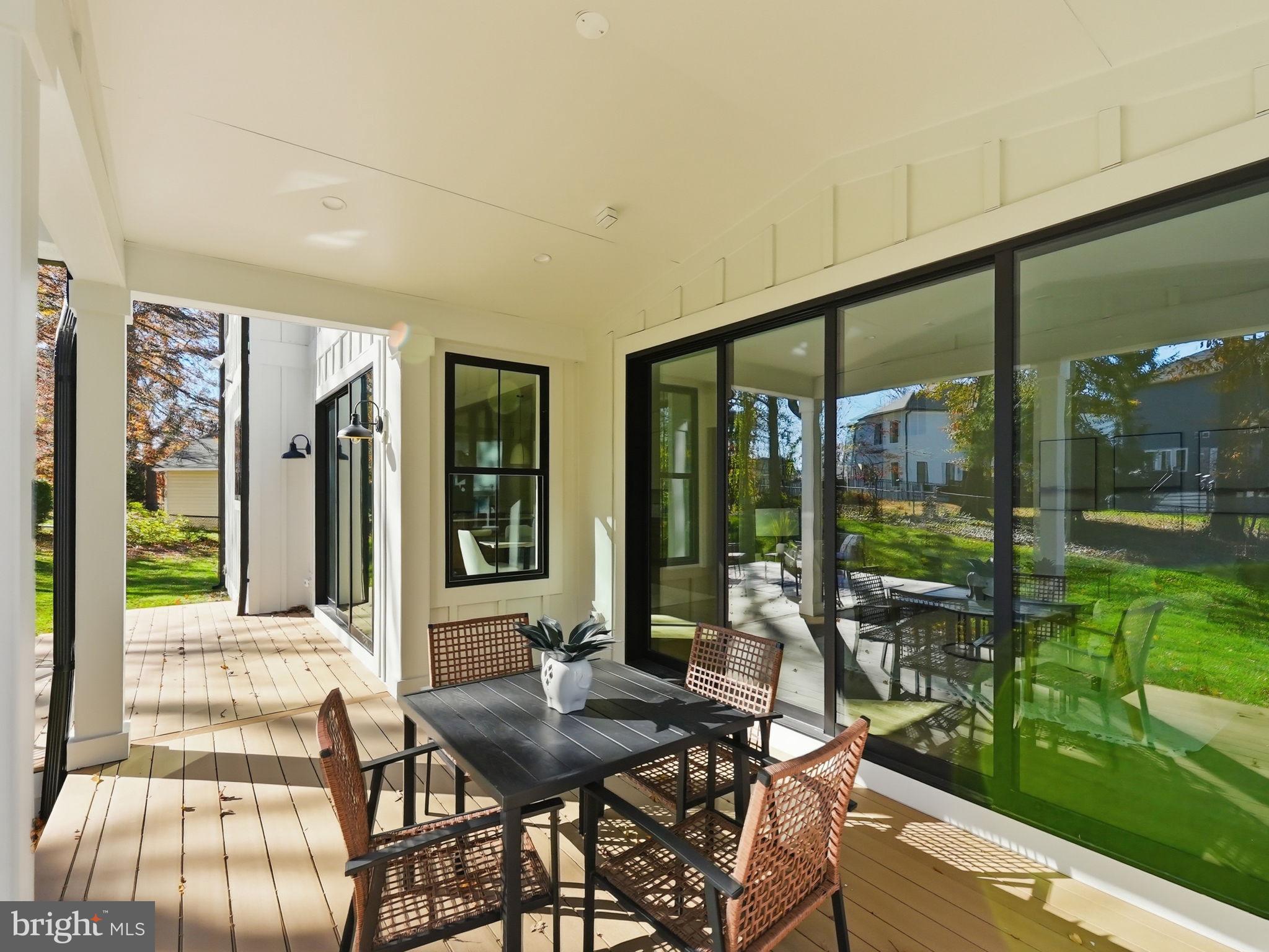 612 GIBSON CIRCLE SW