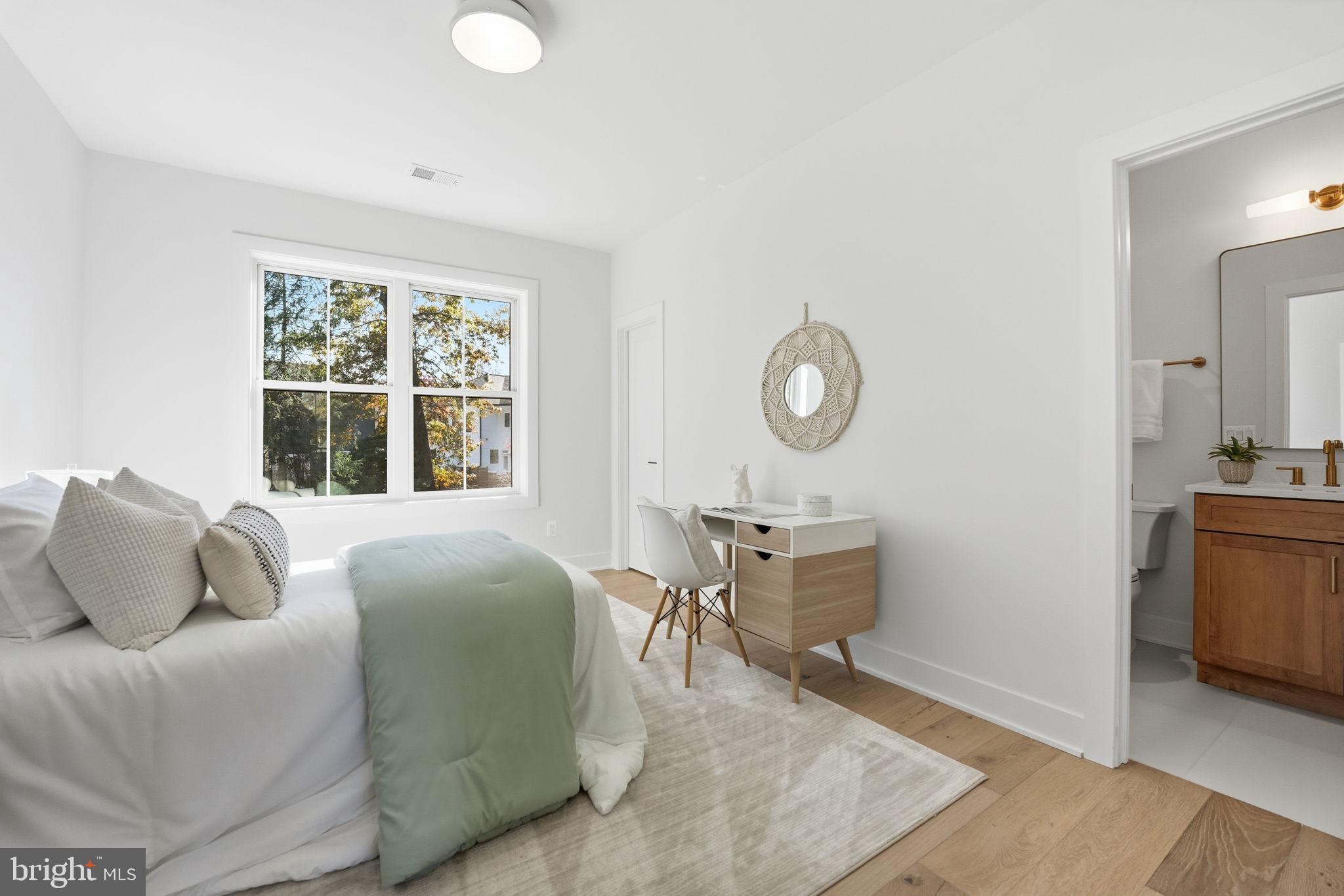 612 GIBSON CIRCLE SW