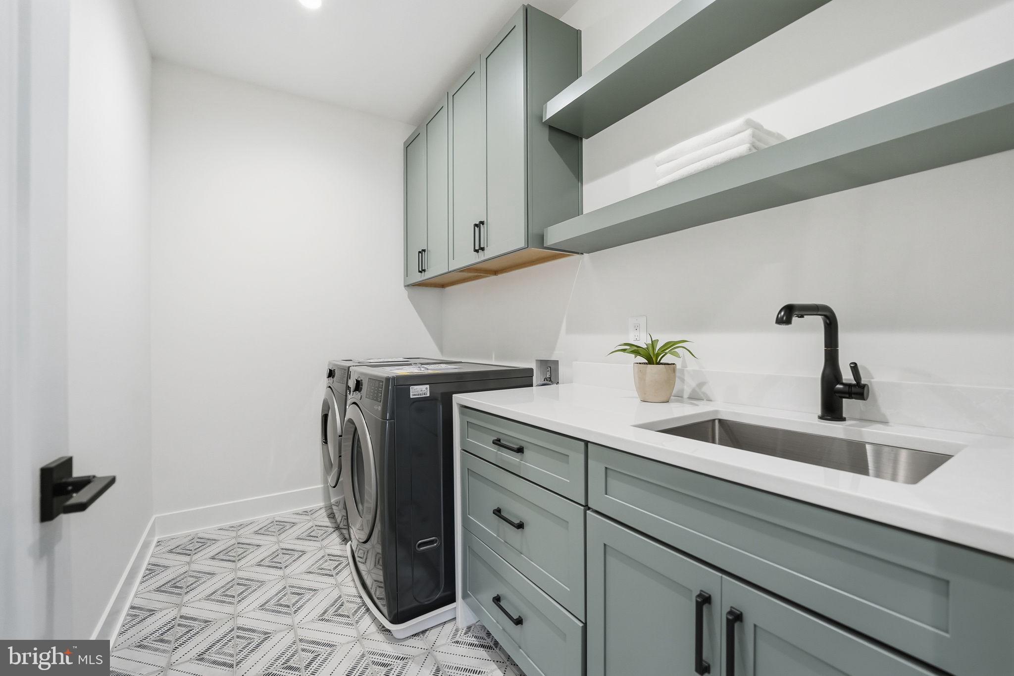 612 GIBSON CIRCLE SW