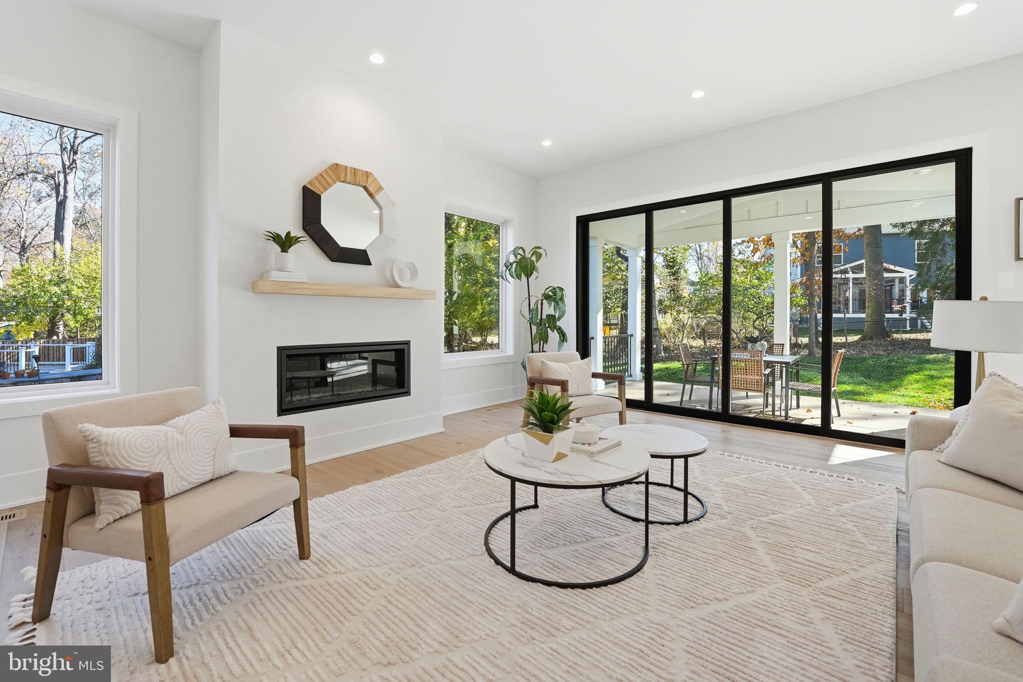 612 GIBSON CIRCLE SW