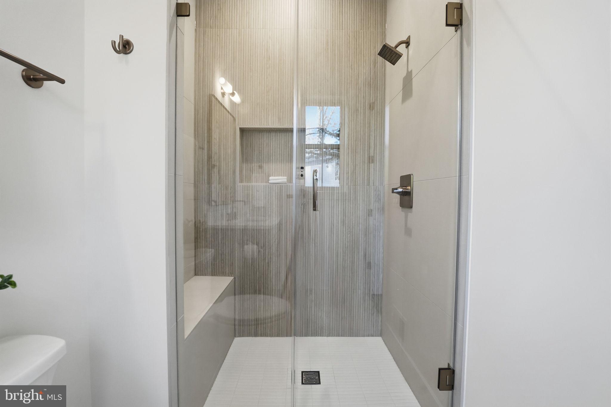 612 GIBSON CIRCLE SW