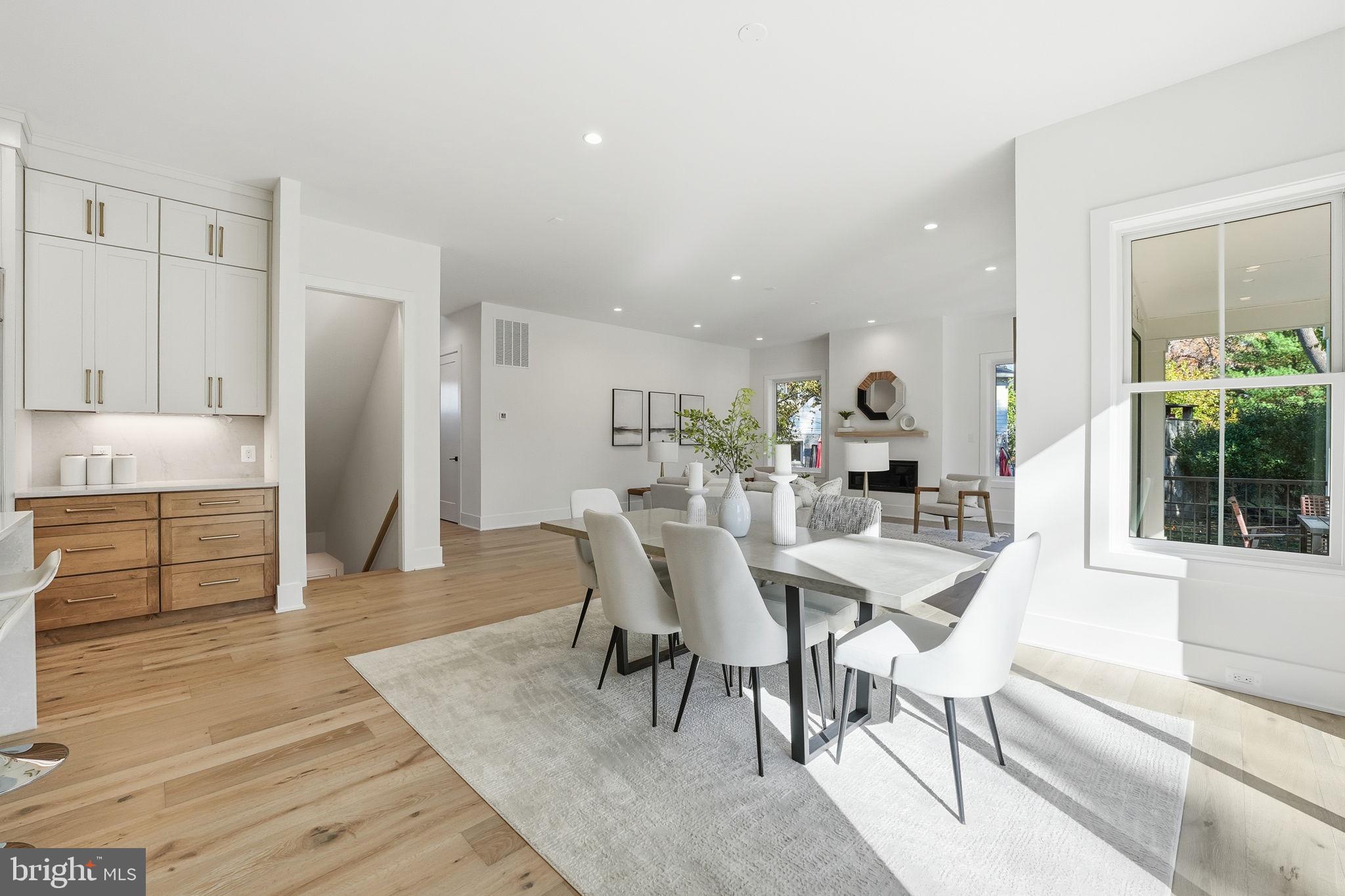 612 GIBSON CIRCLE SW