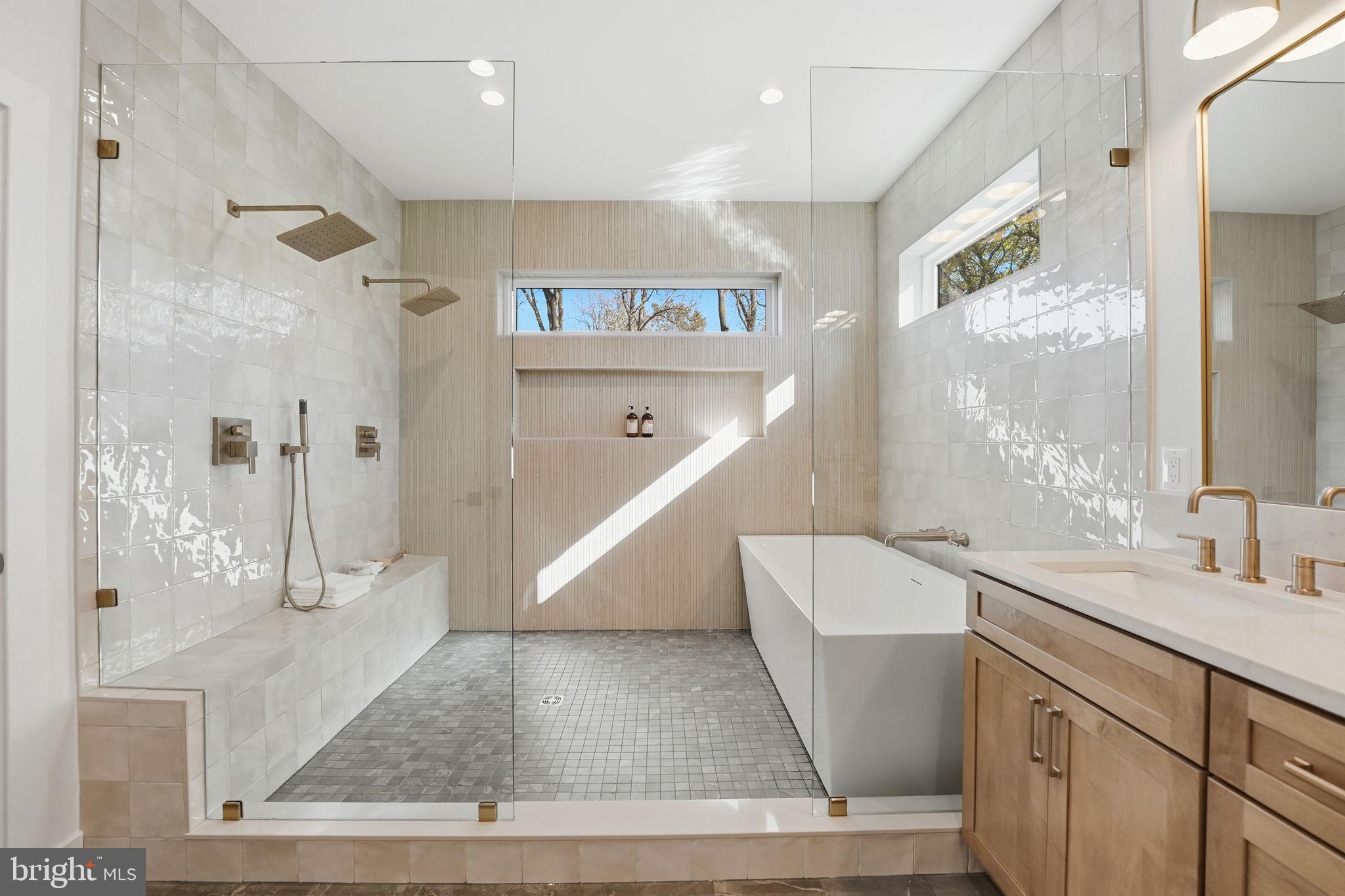 612 GIBSON CIRCLE SW