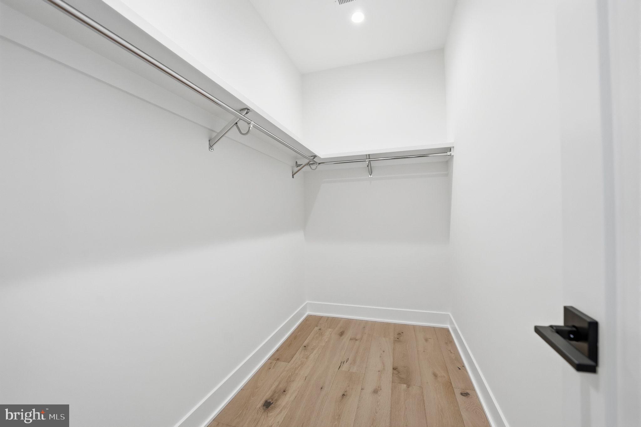 612 GIBSON CIRCLE SW