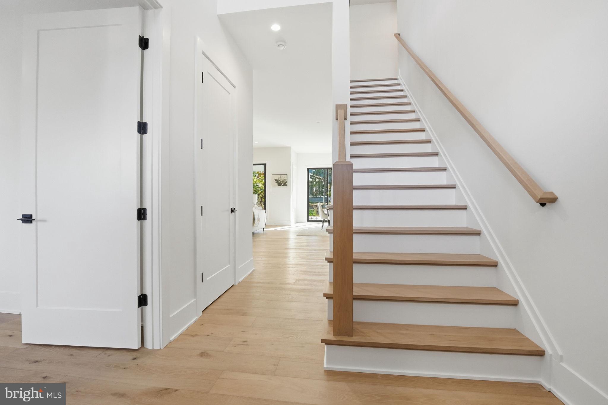 612 GIBSON CIRCLE SW