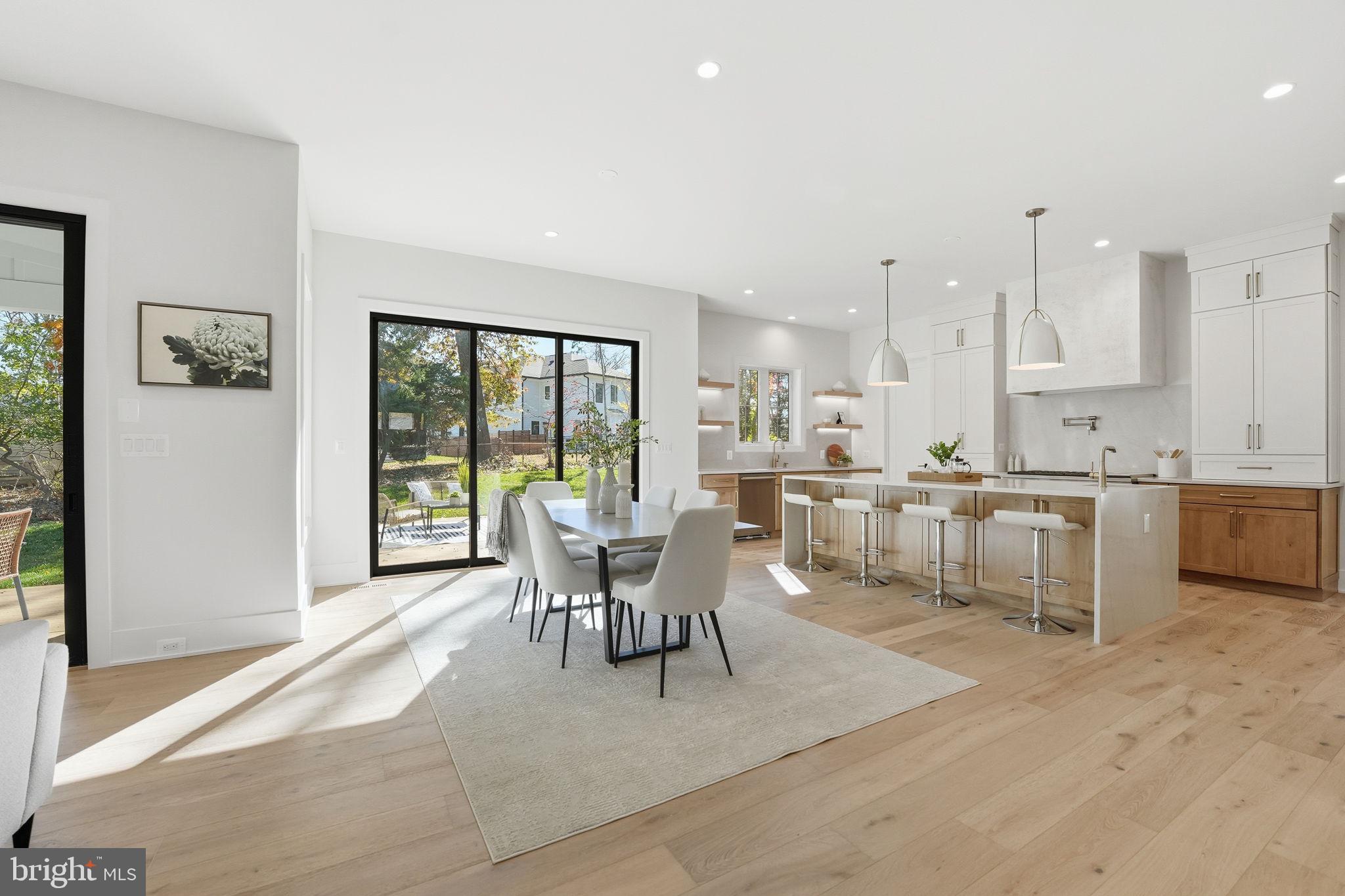 612 GIBSON CIRCLE SW