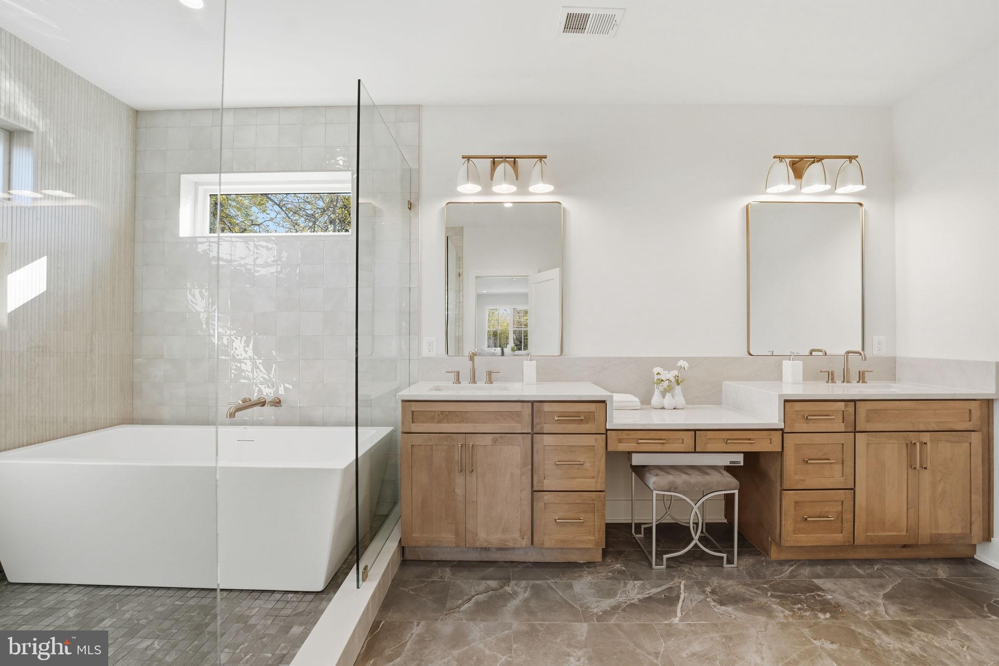 612 GIBSON CIRCLE SW