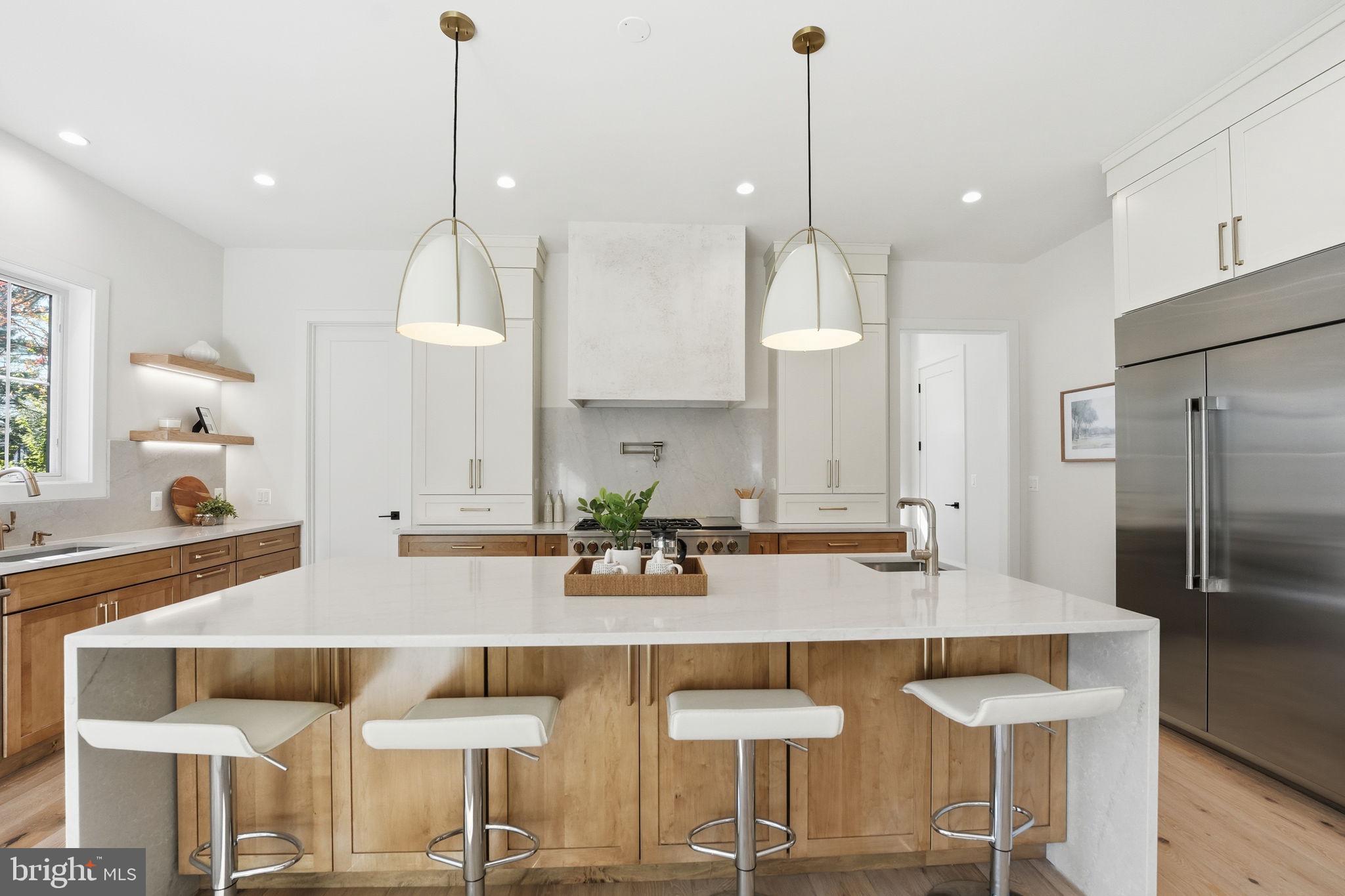 612 GIBSON CIRCLE SW