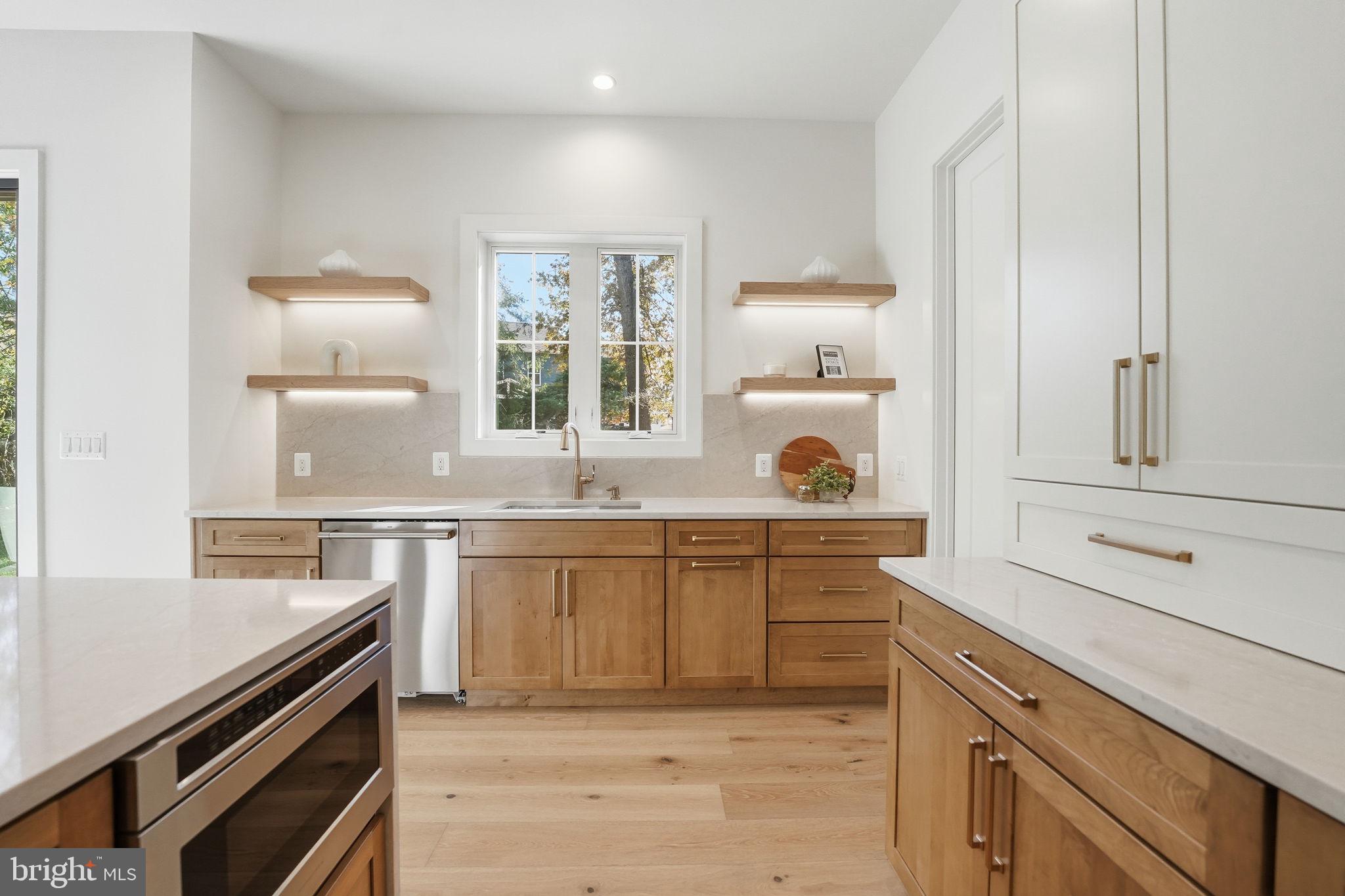 612 GIBSON CIRCLE SW