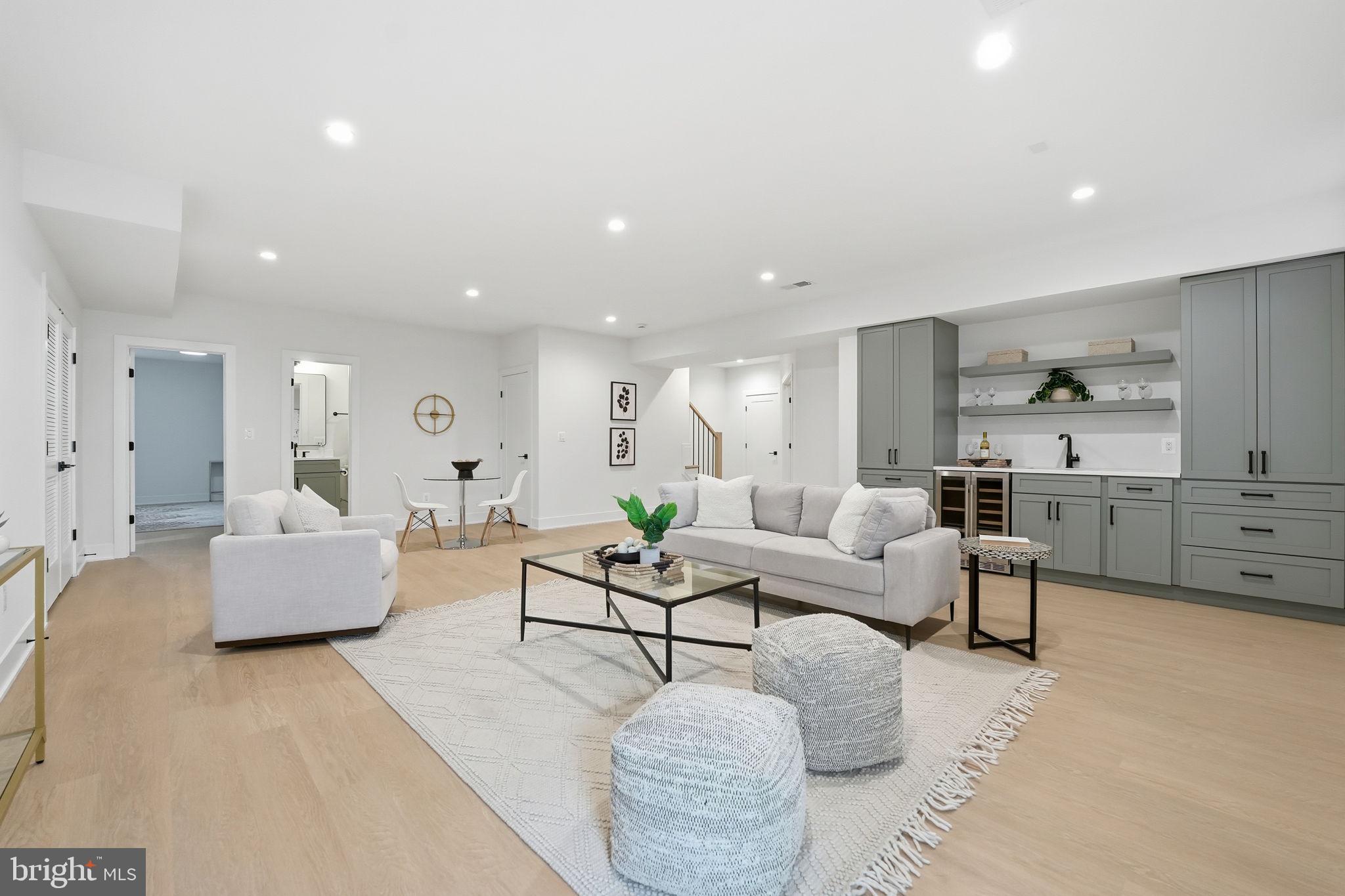 612 GIBSON CIRCLE SW