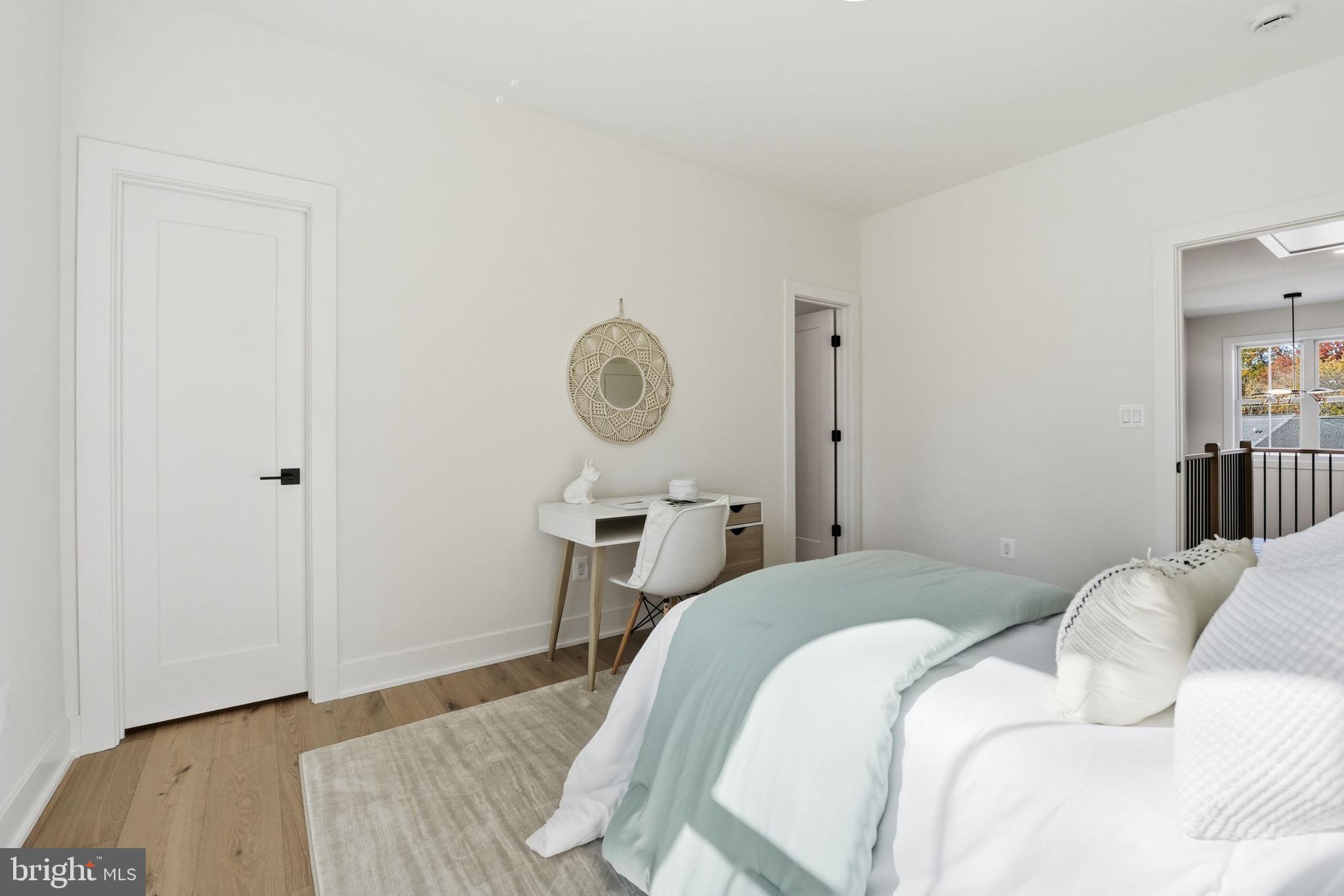 612 GIBSON CIRCLE SW