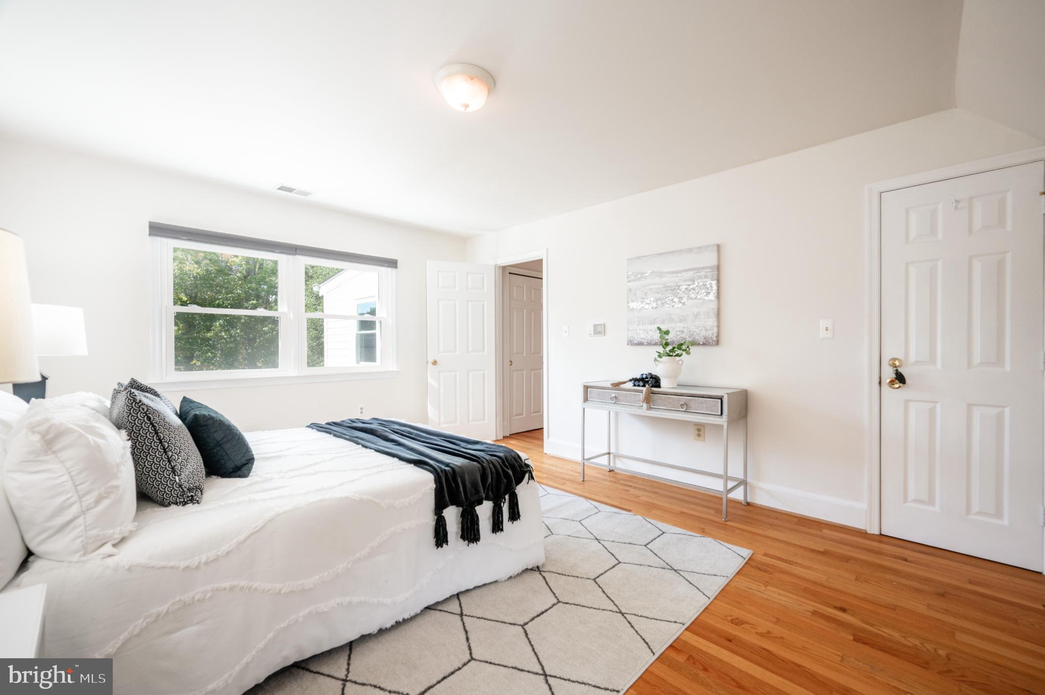 6329 NICHOLSON STREET