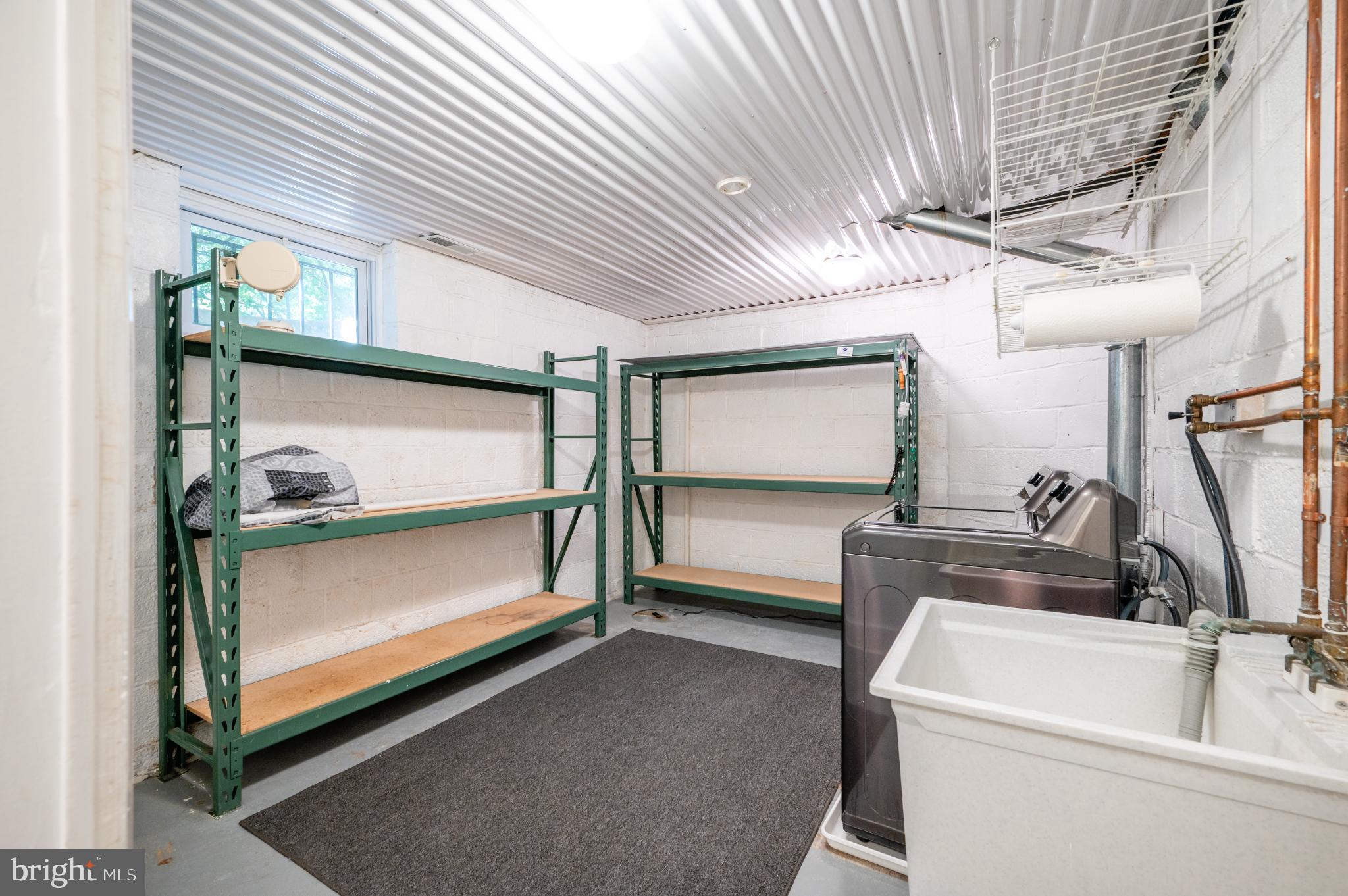 6329 NICHOLSON STREET