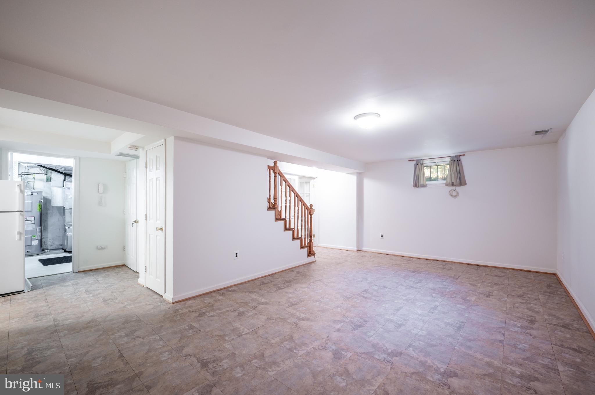 6329 NICHOLSON STREET