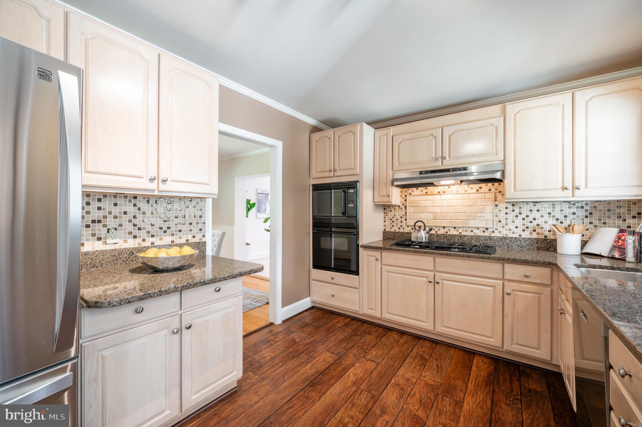 6329 NICHOLSON STREET