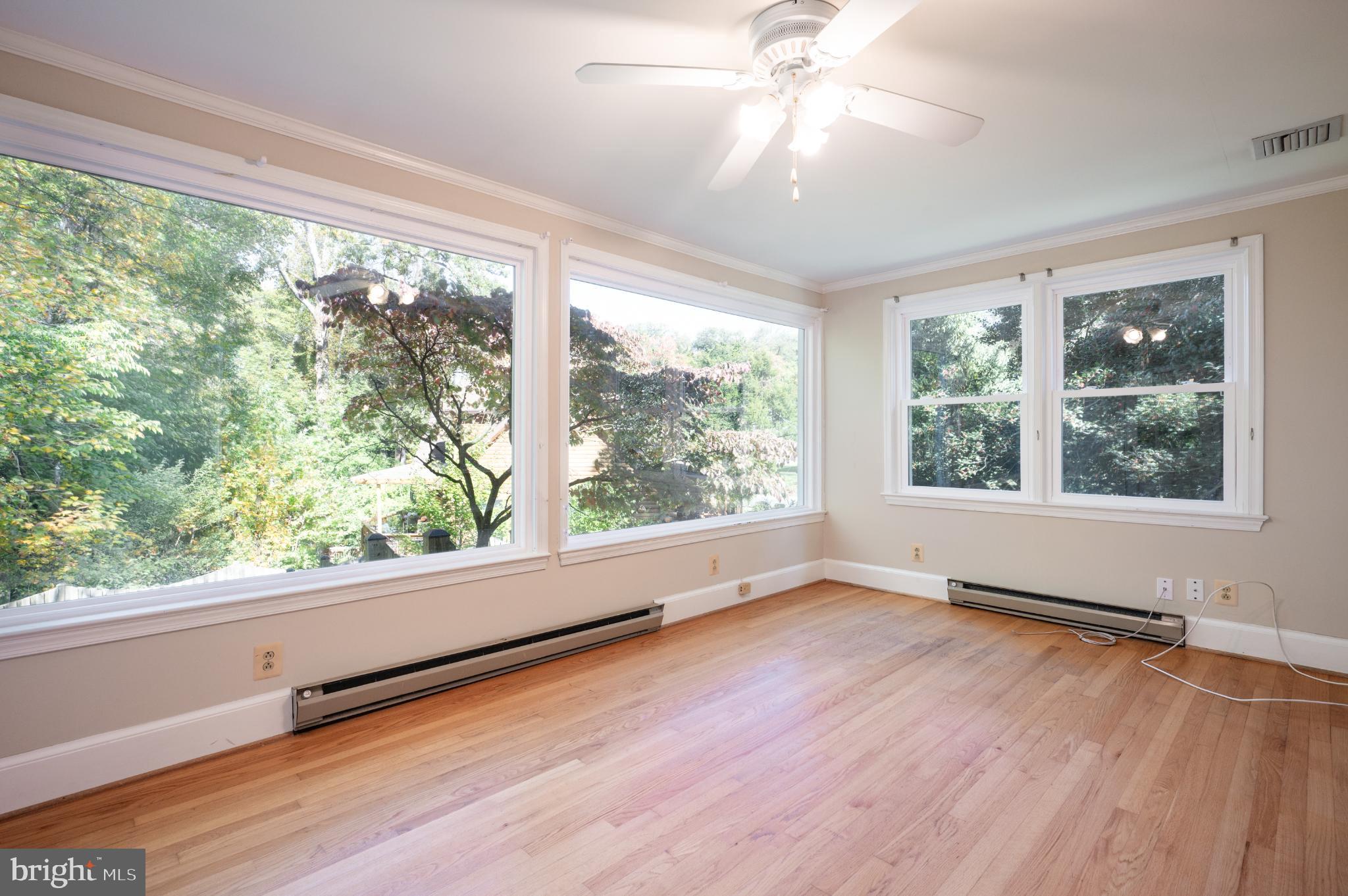 6329 NICHOLSON STREET