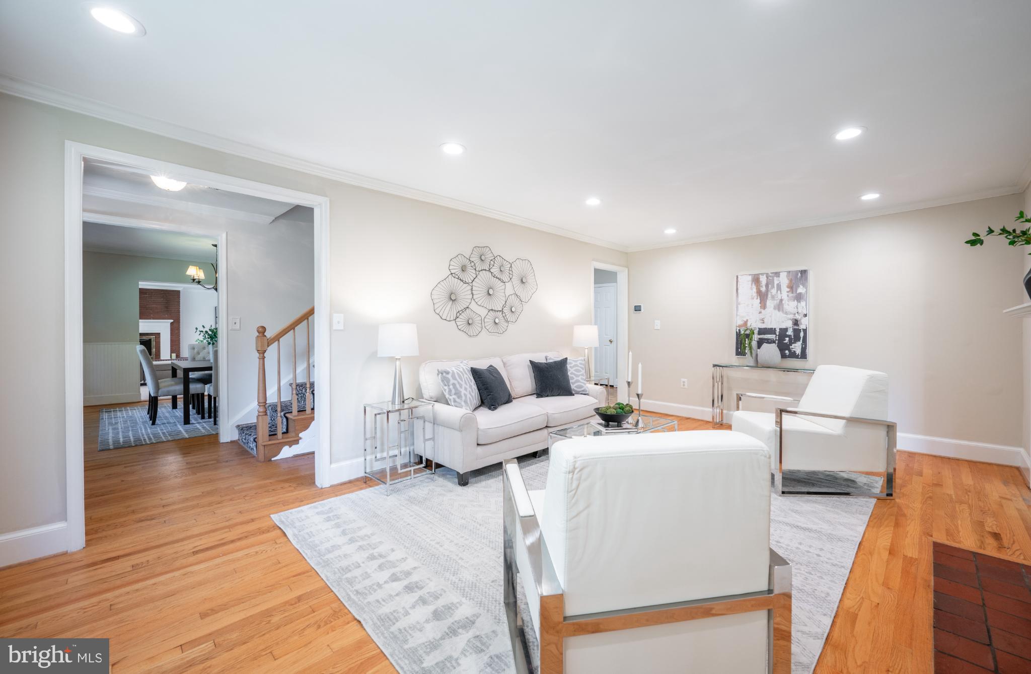 6329 NICHOLSON STREET