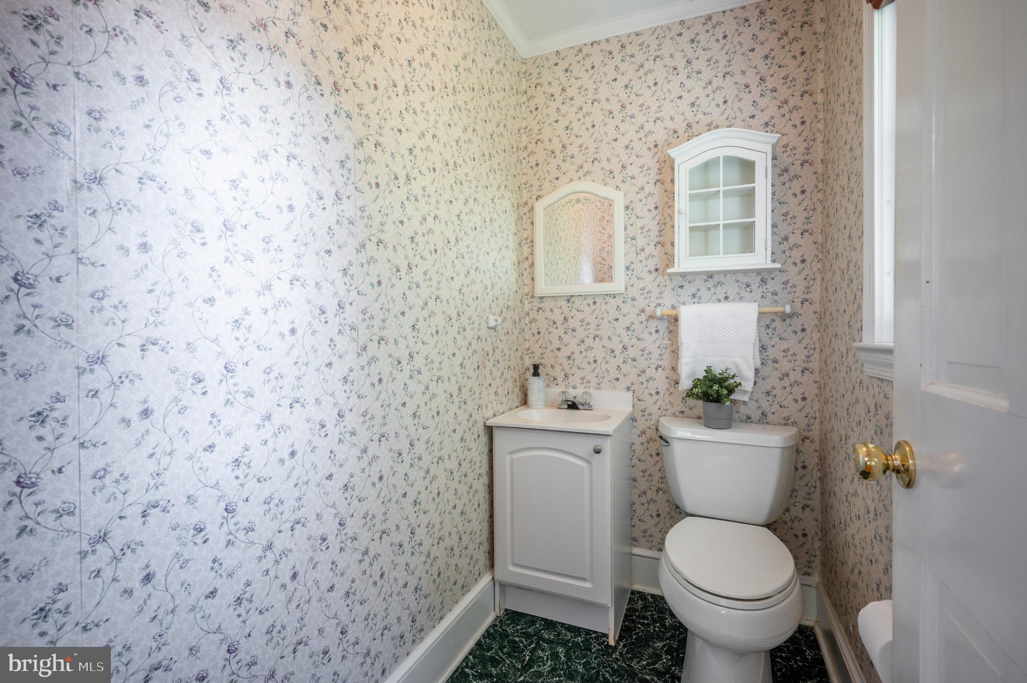 6329 NICHOLSON STREET