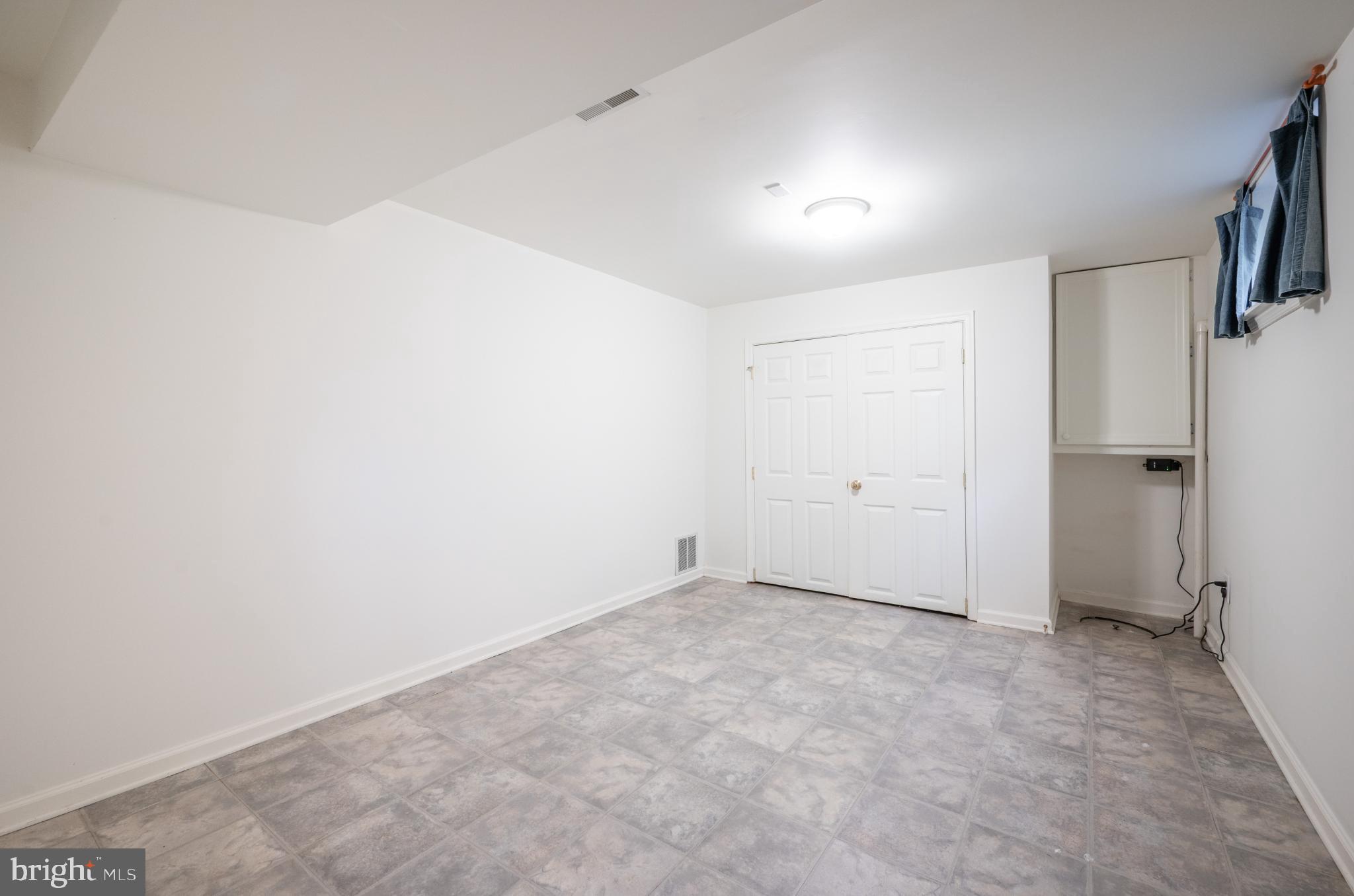 6329 NICHOLSON STREET