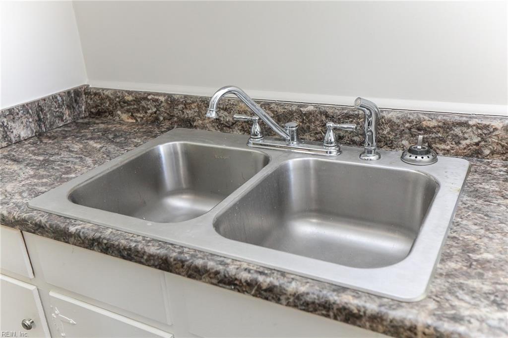 616 27th ST W