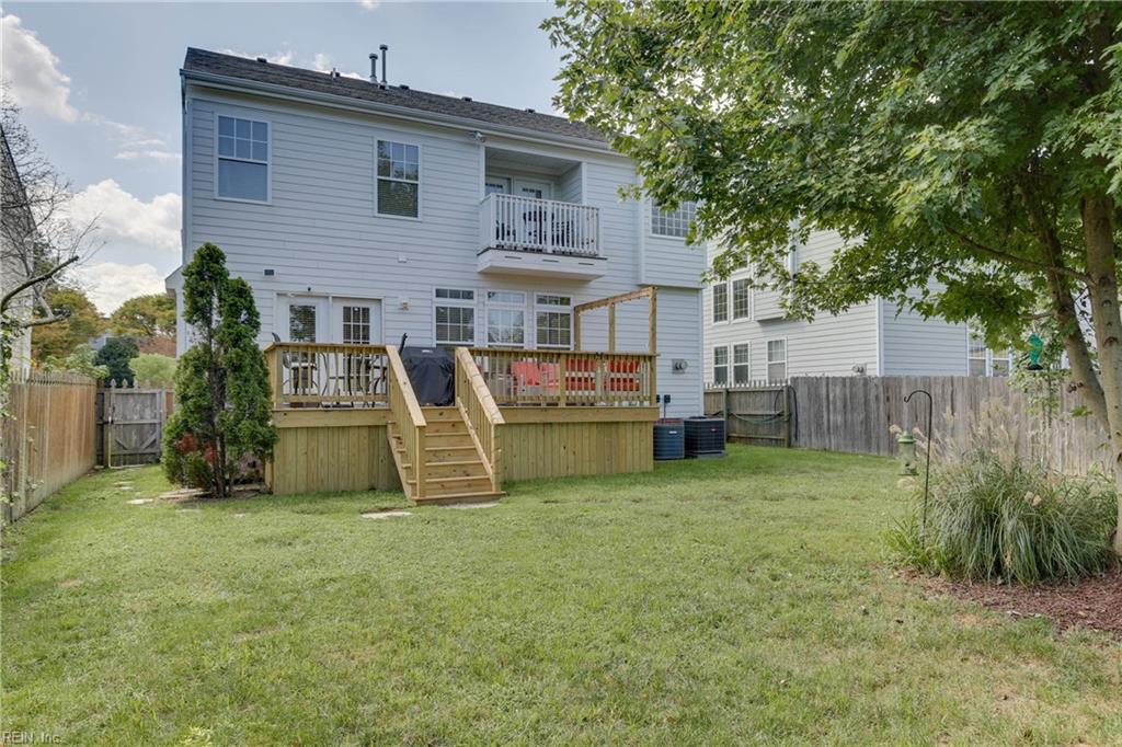924 S Oriole DR